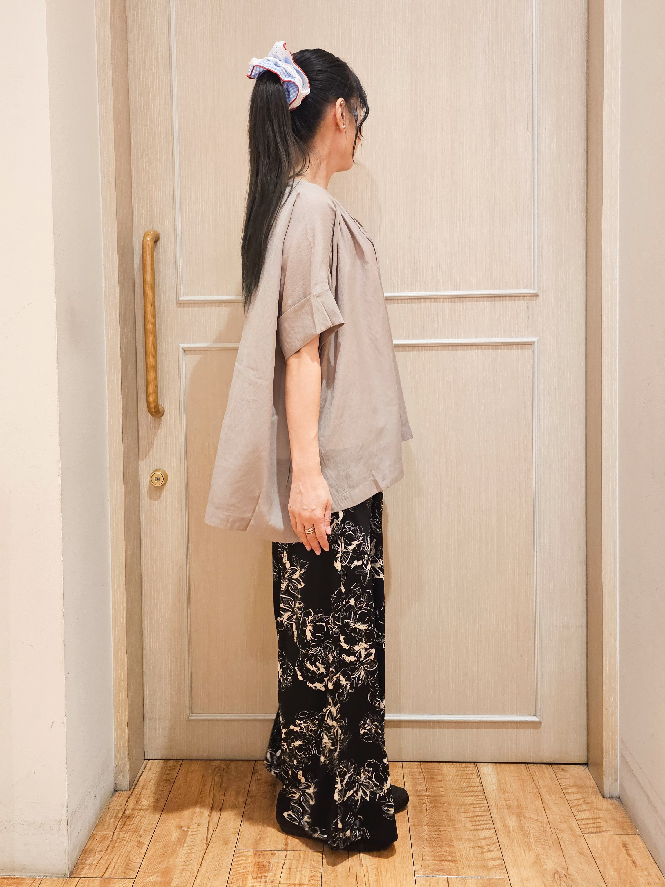 ゆゆさんの「SHOO･LA･RUE｜【2点セット】ポンチョ風ブラウス＆タンクトップセット」を使ったコーディネート