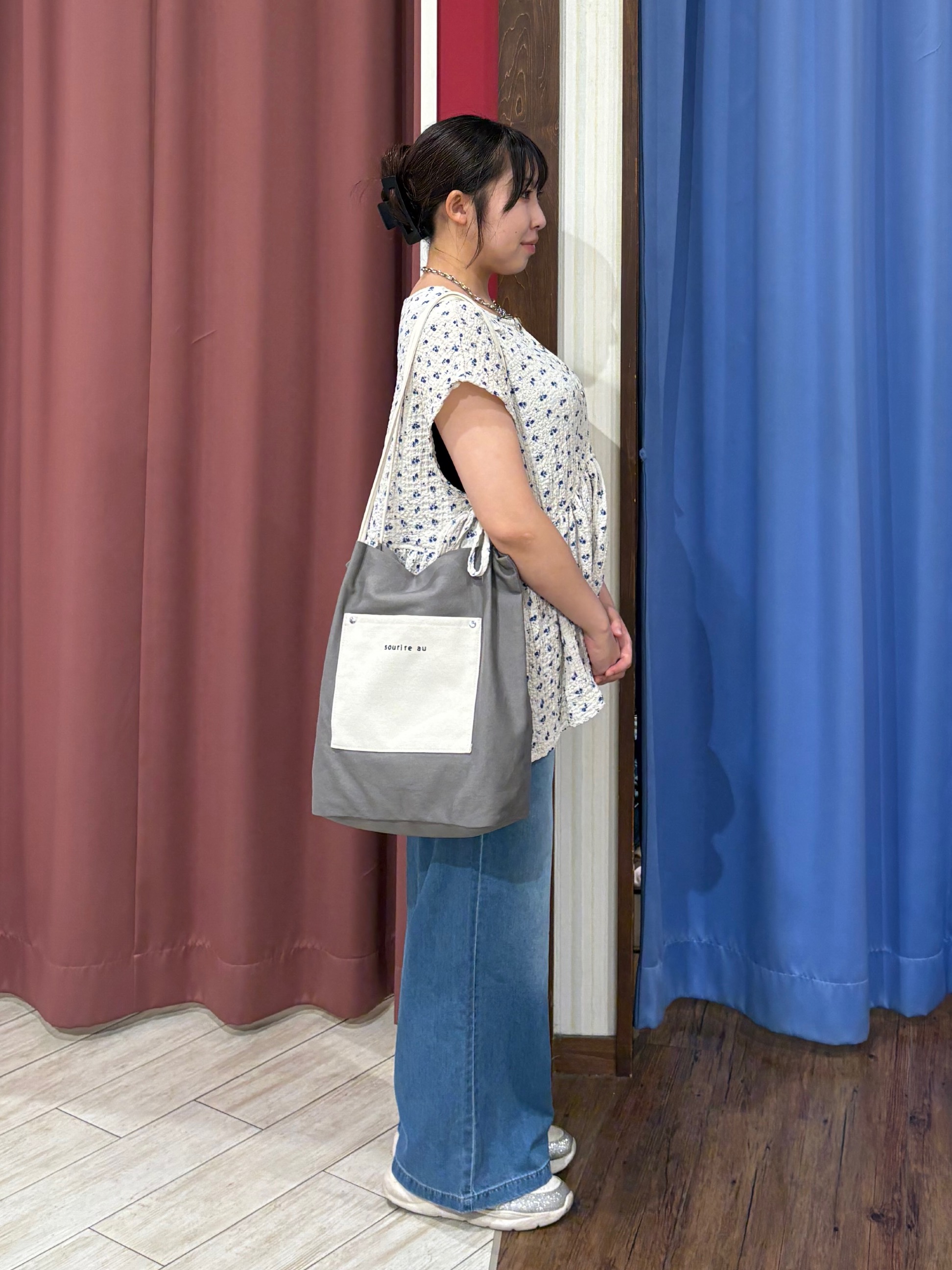 SAKUさんの「SHOO･LA･RUE｜【ひんやり】夏でも快適 ライトオンスデニムワイドパンツ」を使ったコーディネート