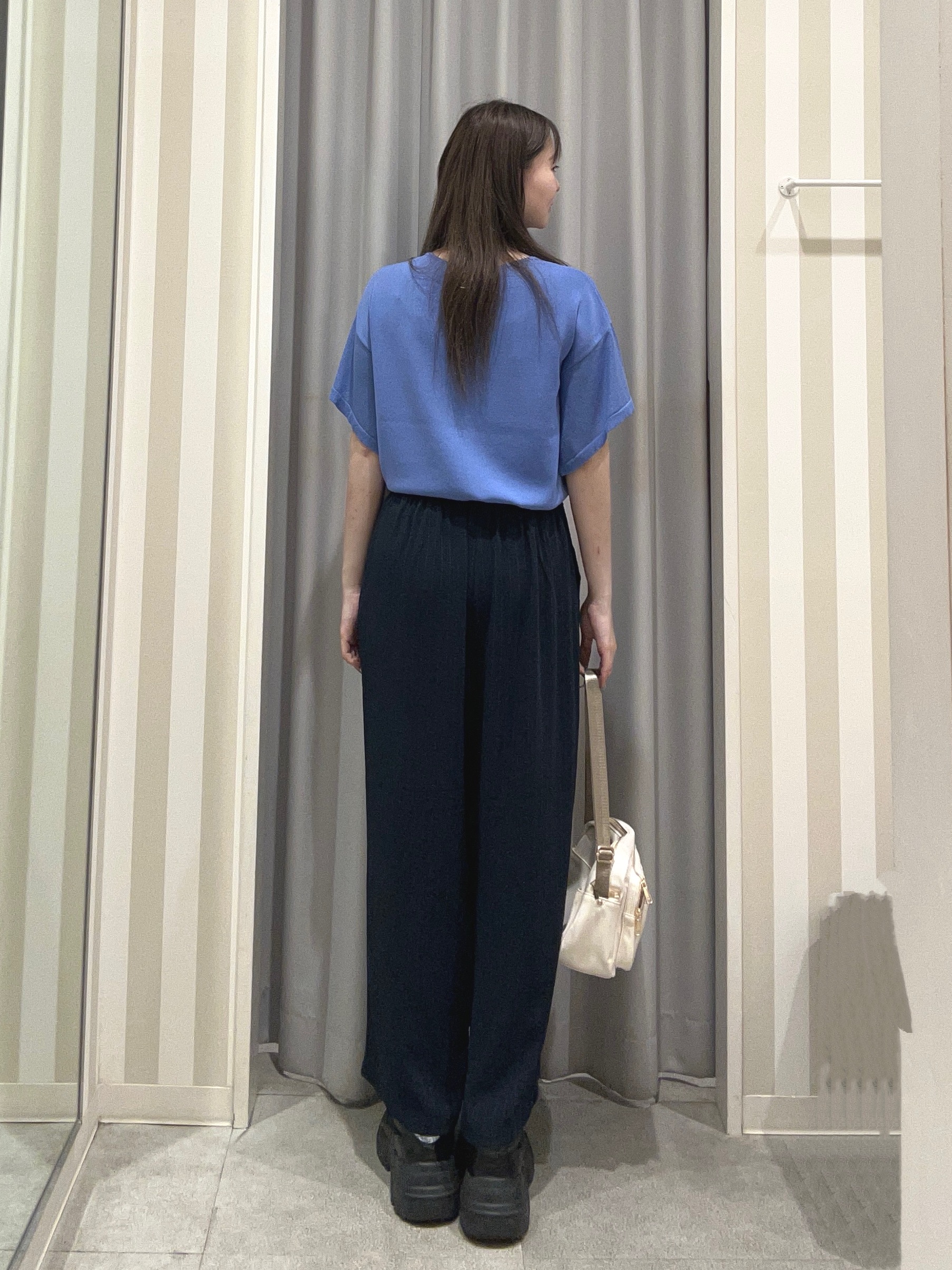 美空さんの「SHOO･LA･RUE｜【S-LL/ひんやり/洗濯機可】インせず着られる ひらり袖ニット」を使ったコーディネート