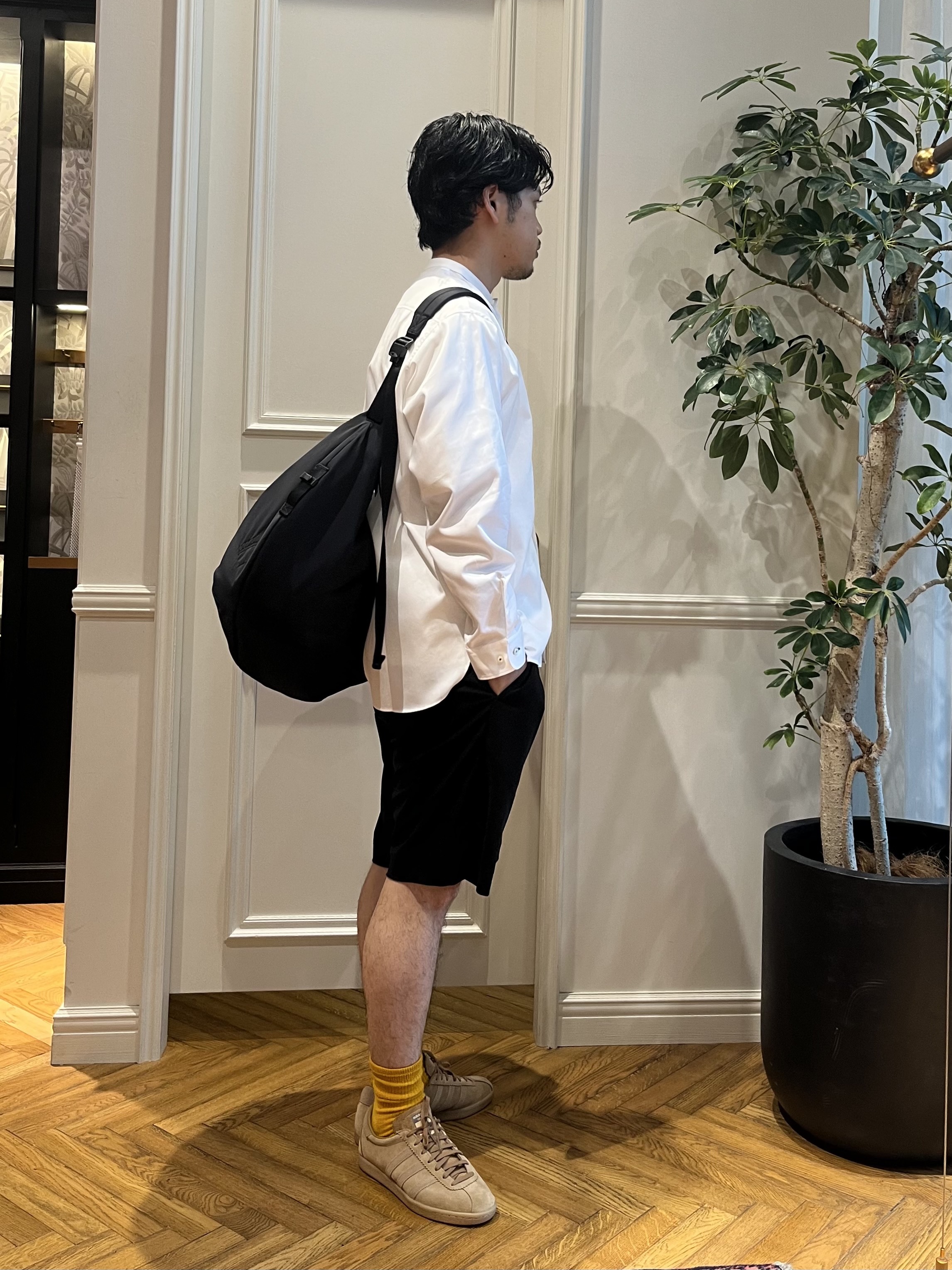 Tokuさんの「DRESSTERIOR｜バンドカラーシャツ」を使ったコーディネート