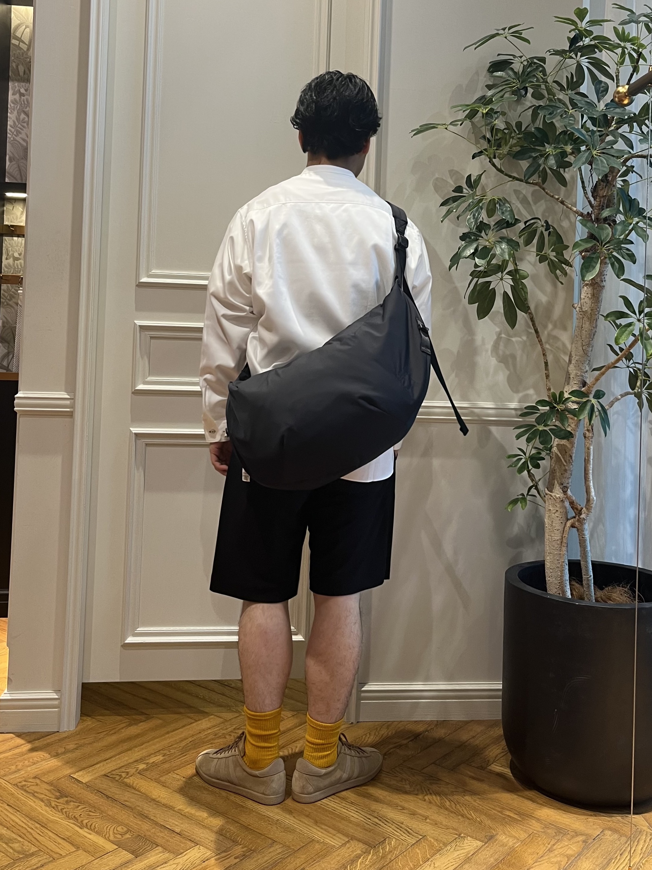 Tokuさんの「DRESSTERIOR｜バンドカラーシャツ」を使ったコーディネート