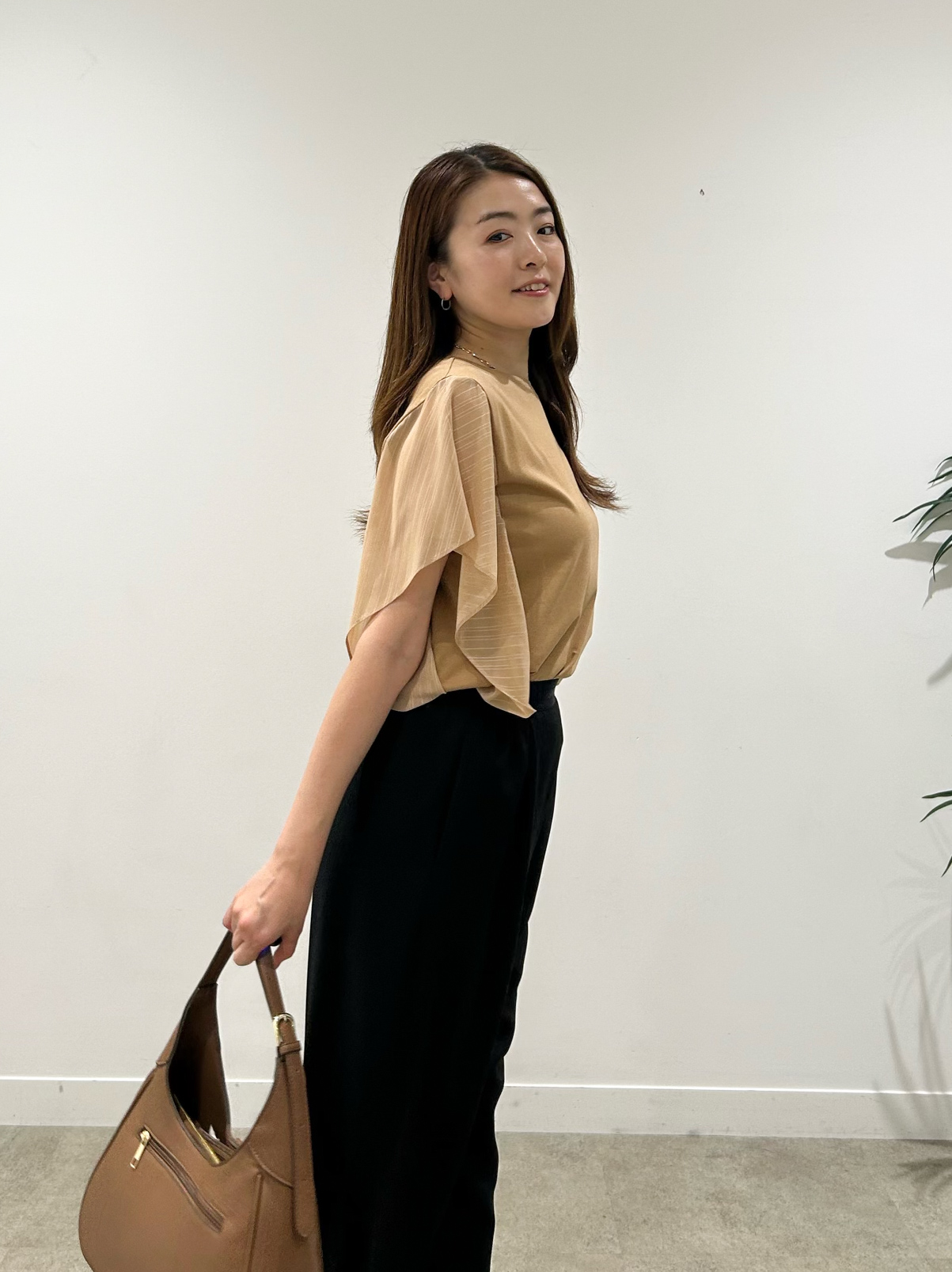hayaseさんの「COUP DE CHANCE｜【手洗い可／日本製】セミワイドパンツ」を使ったコーディネート