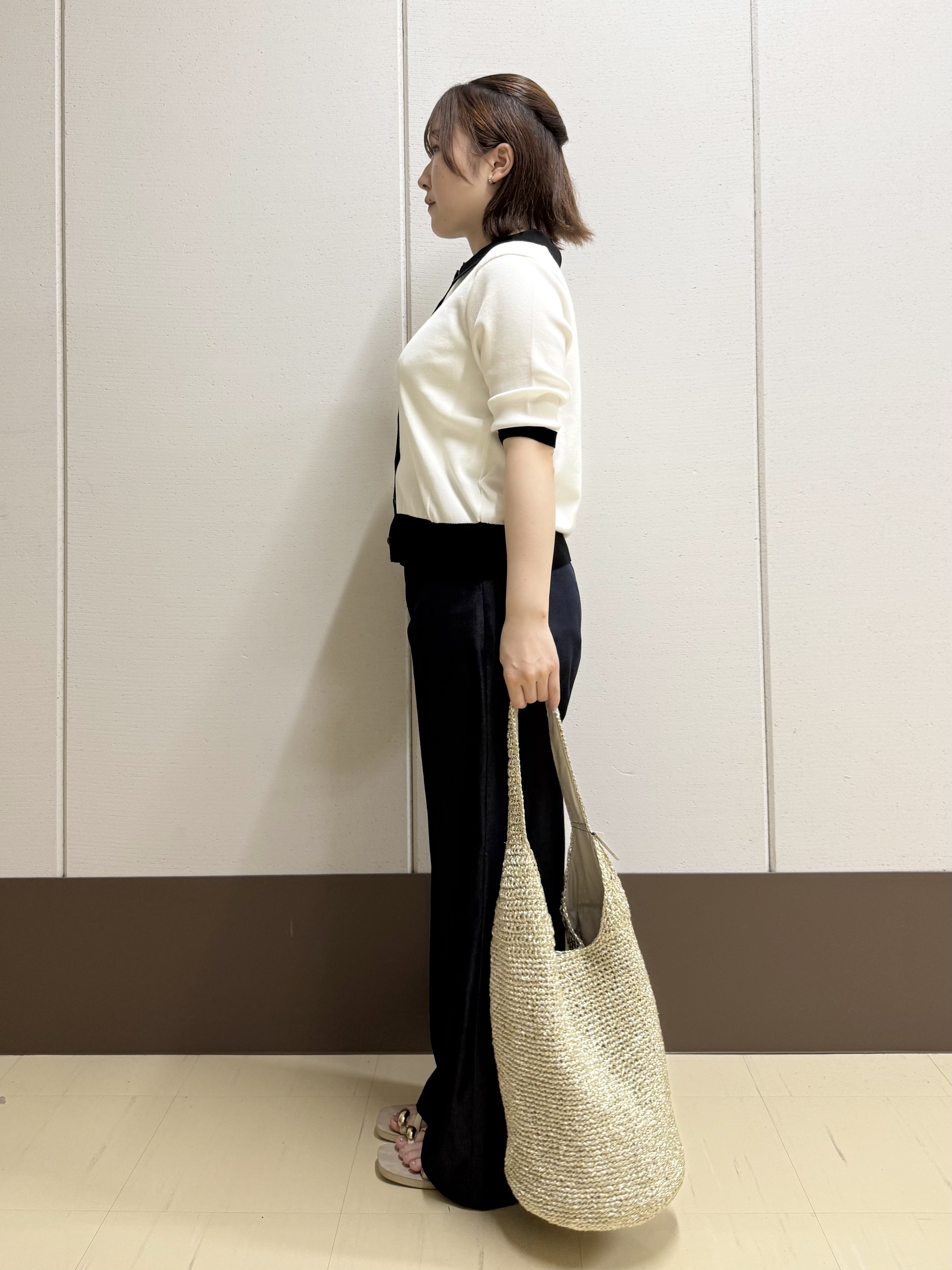 Rikoさんの「INDIVI｜【バイカラー】衿付きシャツ風ニット」を使ったコーディネート