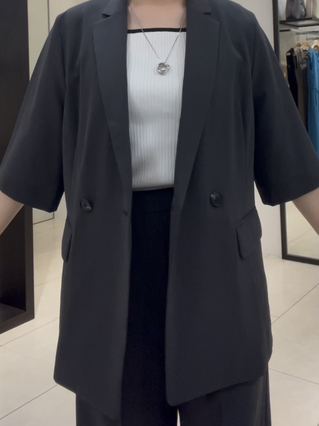 ELENAさんの「UNTITLED｜【セットアップ可/UVカット/通気性】エアリークール半袖ジャケット」を使ったコーディネート