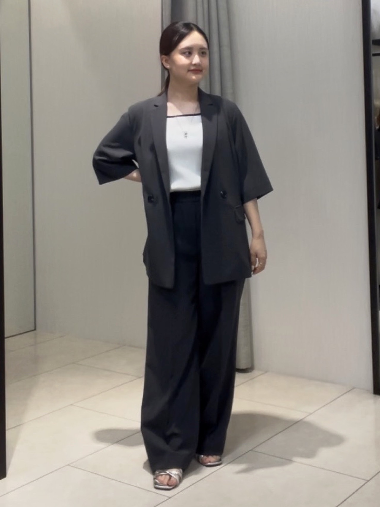 ELENAさんの「UNTITLED｜【セットアップ可/UVカット/通気性】エアリークール半袖ジャケット」を使ったコーディネート