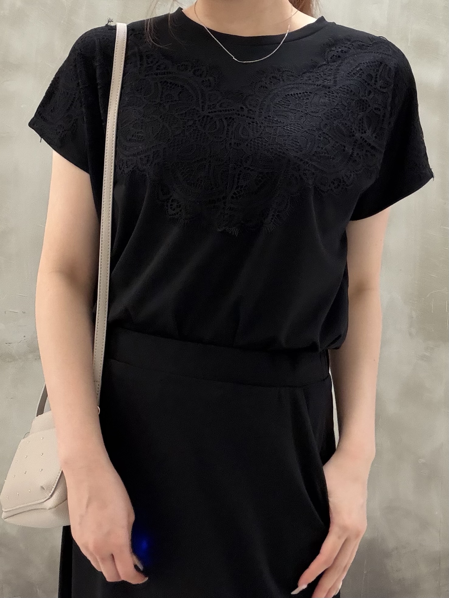 maiさんの「grove｜【持続冷感/SET UP可】ひんやりポンチシリーズ／フロントレースドルマンカットソー」を使ったコーディネート