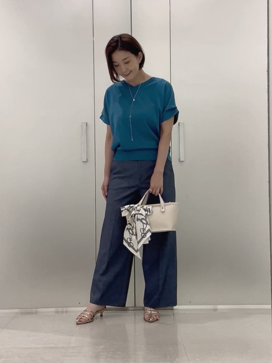 まどかさんの「UNTITLED｜【肌に張り付かない/前後2WAY】ドライタッチコットンプルオーバー」を使ったコーディネート