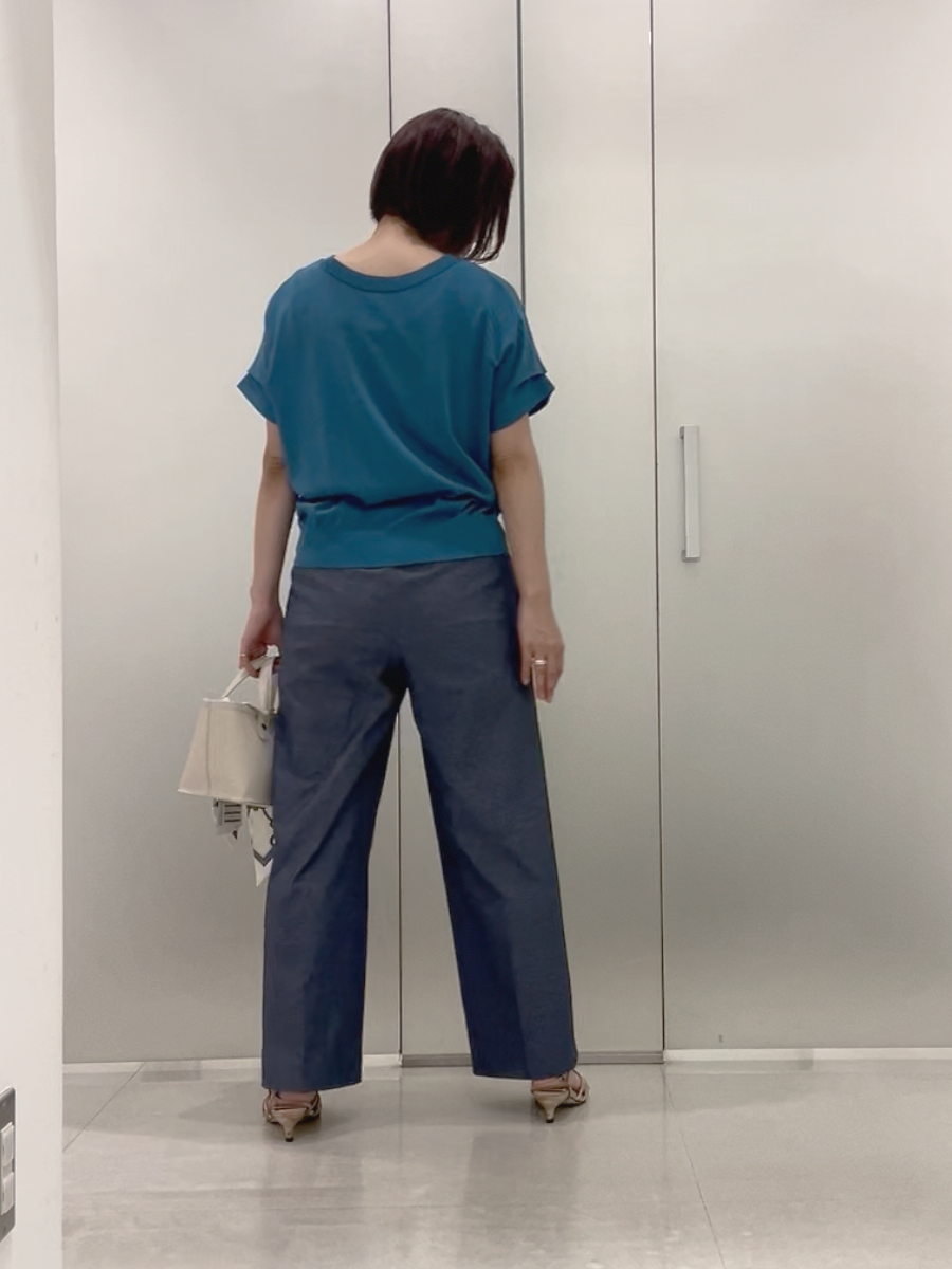 まどかさんの「UNTITLED｜【肌に張り付かない/前後2WAY】ドライタッチコットンプルオーバー」を使ったコーディネート