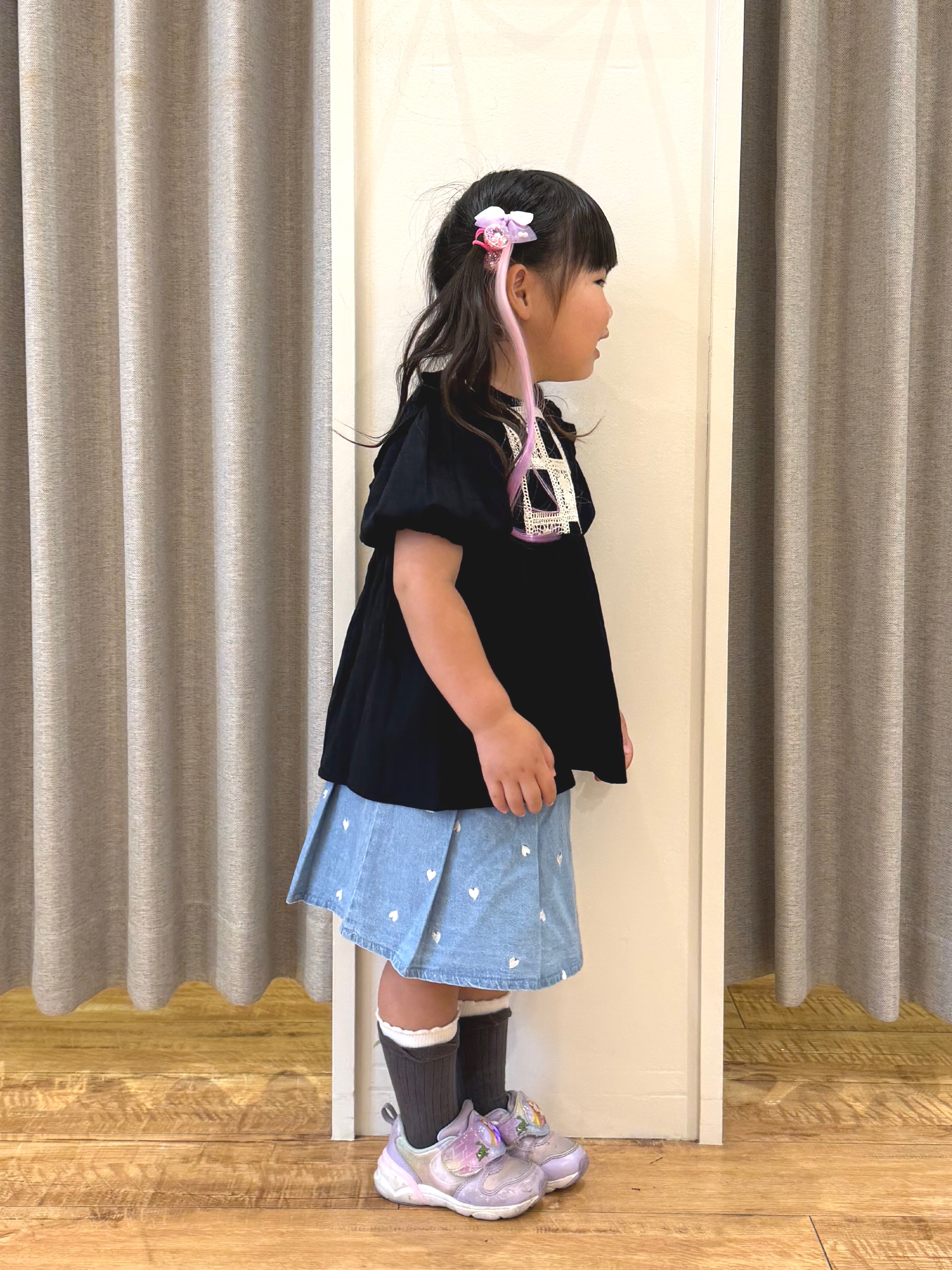 愛さんの「SHOO･LA･RUE｜【100-150cm】クロシェチュニックブラウス」を使ったコーディネート