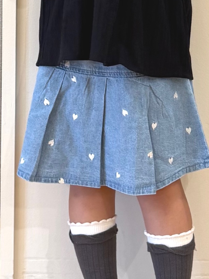 愛さんの「SHOO･LA･RUE｜【100-150cm】クロシェチュニックブラウス」を使ったコーディネート