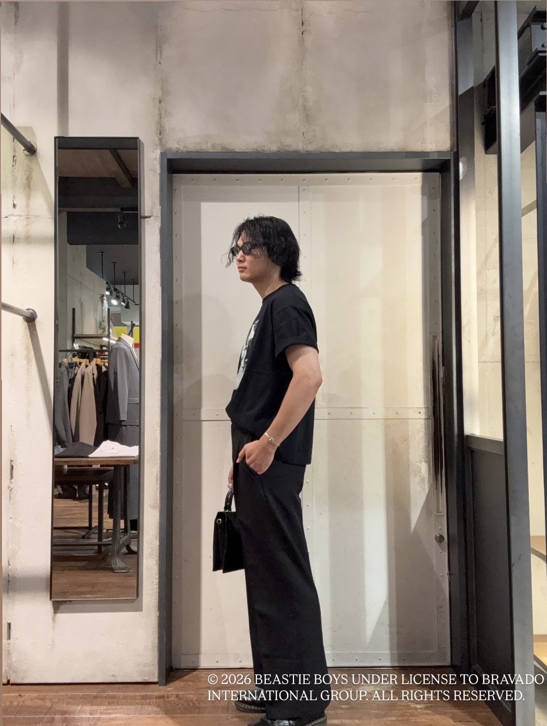 大江正眞さんの「tk.TAKEO KIKUCHI｜【防シワ／ストレッチ】smart shift seriesワイドストレートパンツ」を使ったコーディネート