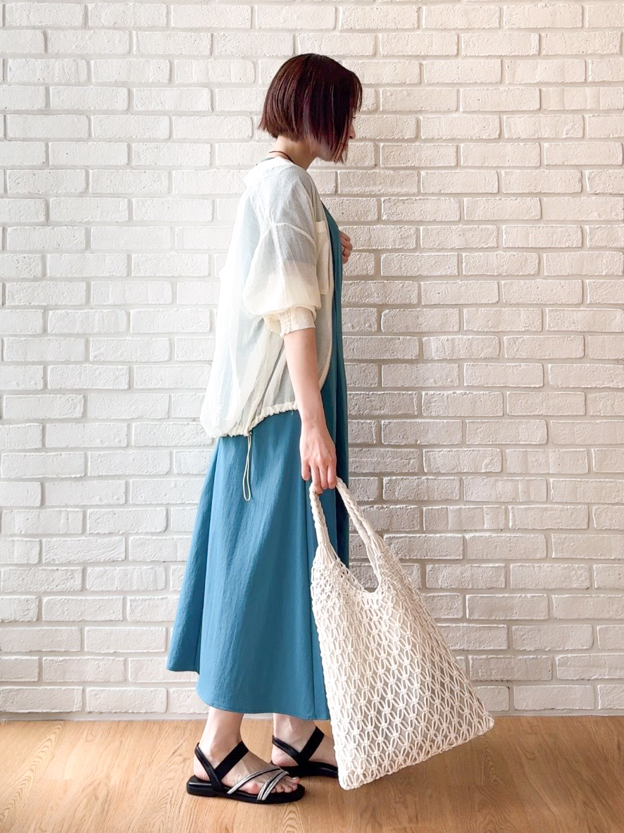𝐜𝐡𝐢𝐤𝐚さんの「SHOO･LA･RUE｜【S-LL/洗濯機可】夏に使える 程よい透け感のシアーブルゾン」を使ったコーディネート