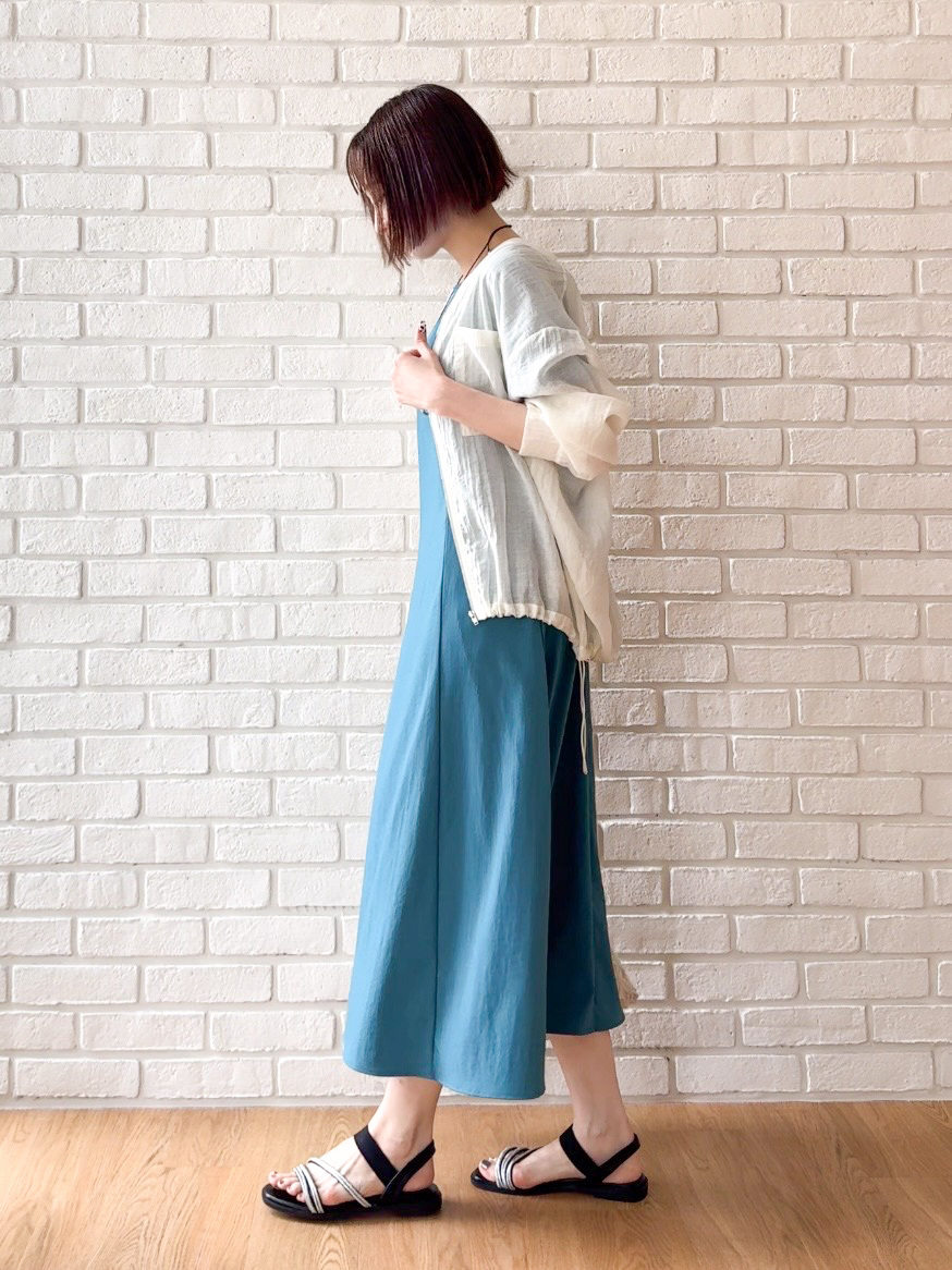 𝐜𝐡𝐢𝐤𝐚さんの「SHOO･LA･RUE｜【S-LL/洗濯機可】夏に使える 程よい透け感のシアーブルゾン」を使ったコーディネート