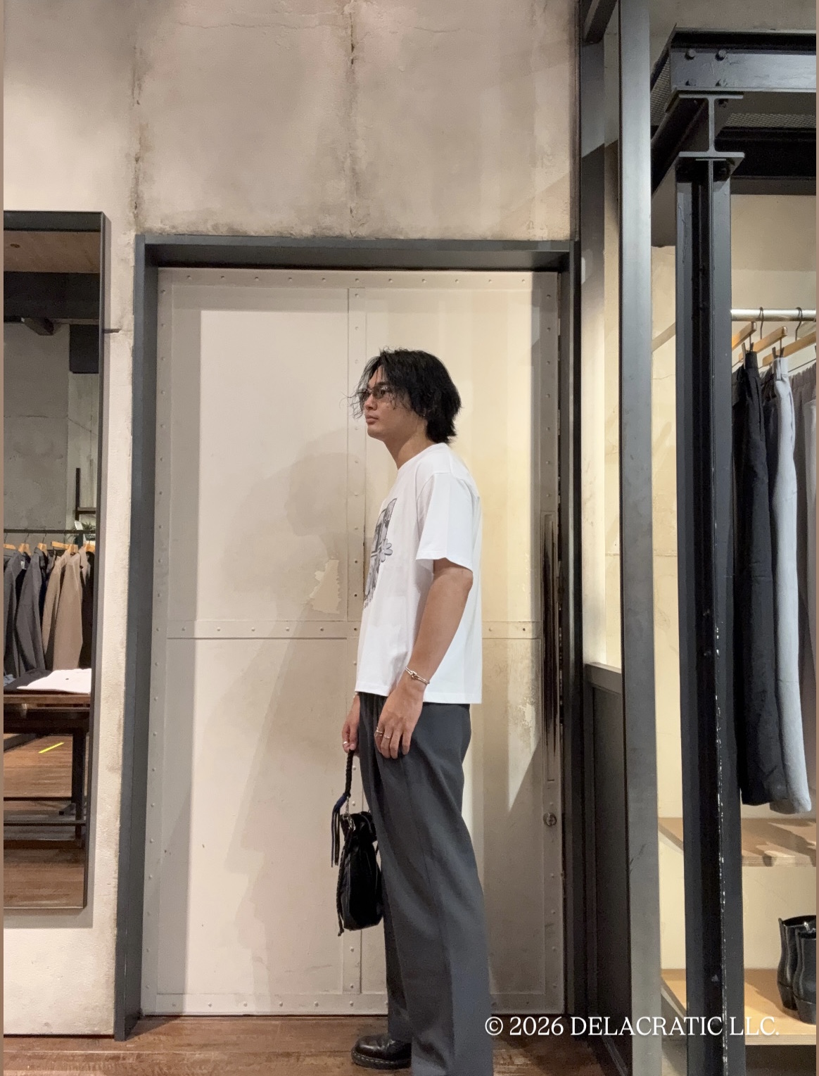 大江正眞さんの「tk.TAKEO KIKUCHI｜【360度ストレッチ】smart shiftシリーズ バレルシルエットパンツ」を使ったコーディネート