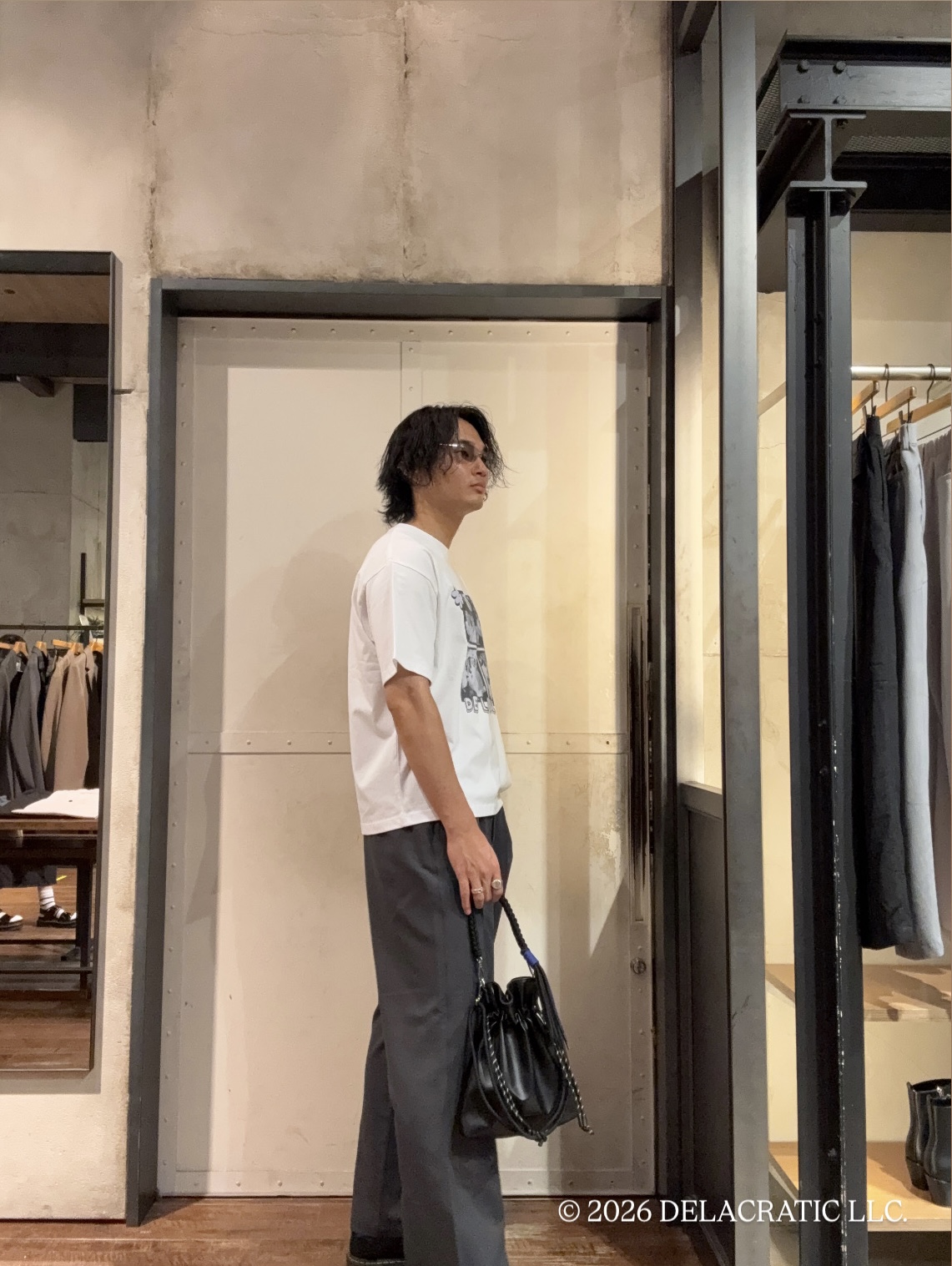 大江正眞さんの「tk.TAKEO KIKUCHI｜【360度ストレッチ】smart shiftシリーズ バレルシルエットパンツ」を使ったコーディネート