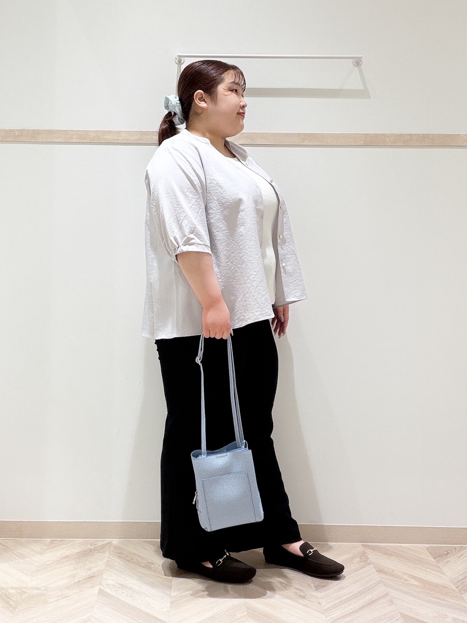 ゆめかさんの「SHOO･LA･RUE｜5分袖金ボタンスキッパーブラウス」を使ったコーディネート