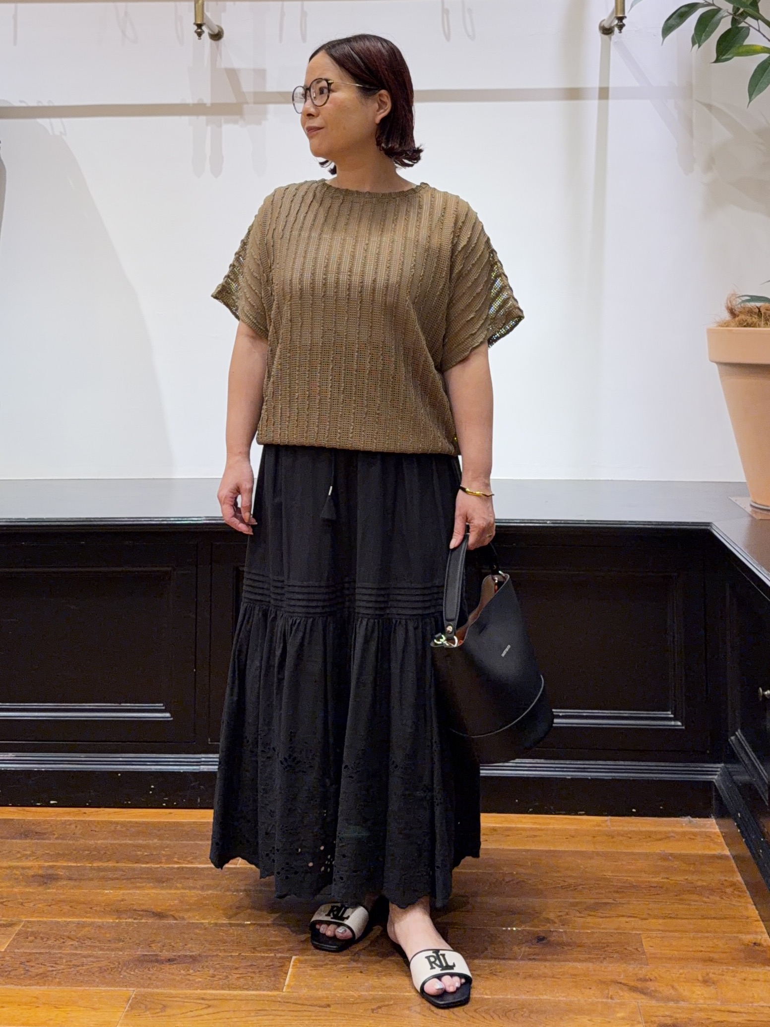Asamiさんの「【体系カバー/日除け】ドルマンスリーブ シアーメッシュプルオーバー」を使ったコーディネート