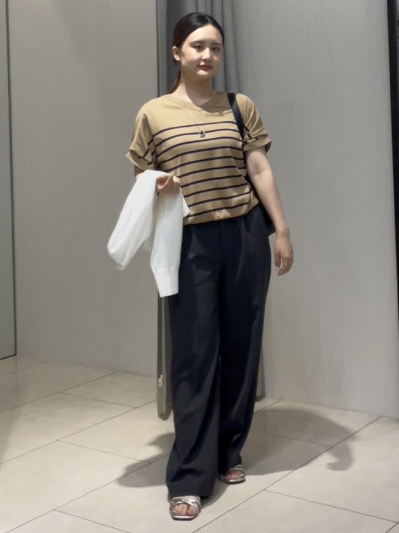 ELENAさんの「UNTITLED｜【肌に張り付かない/前後2WAY】ドライタッチコットンプルオーバー」を使ったコーディネート