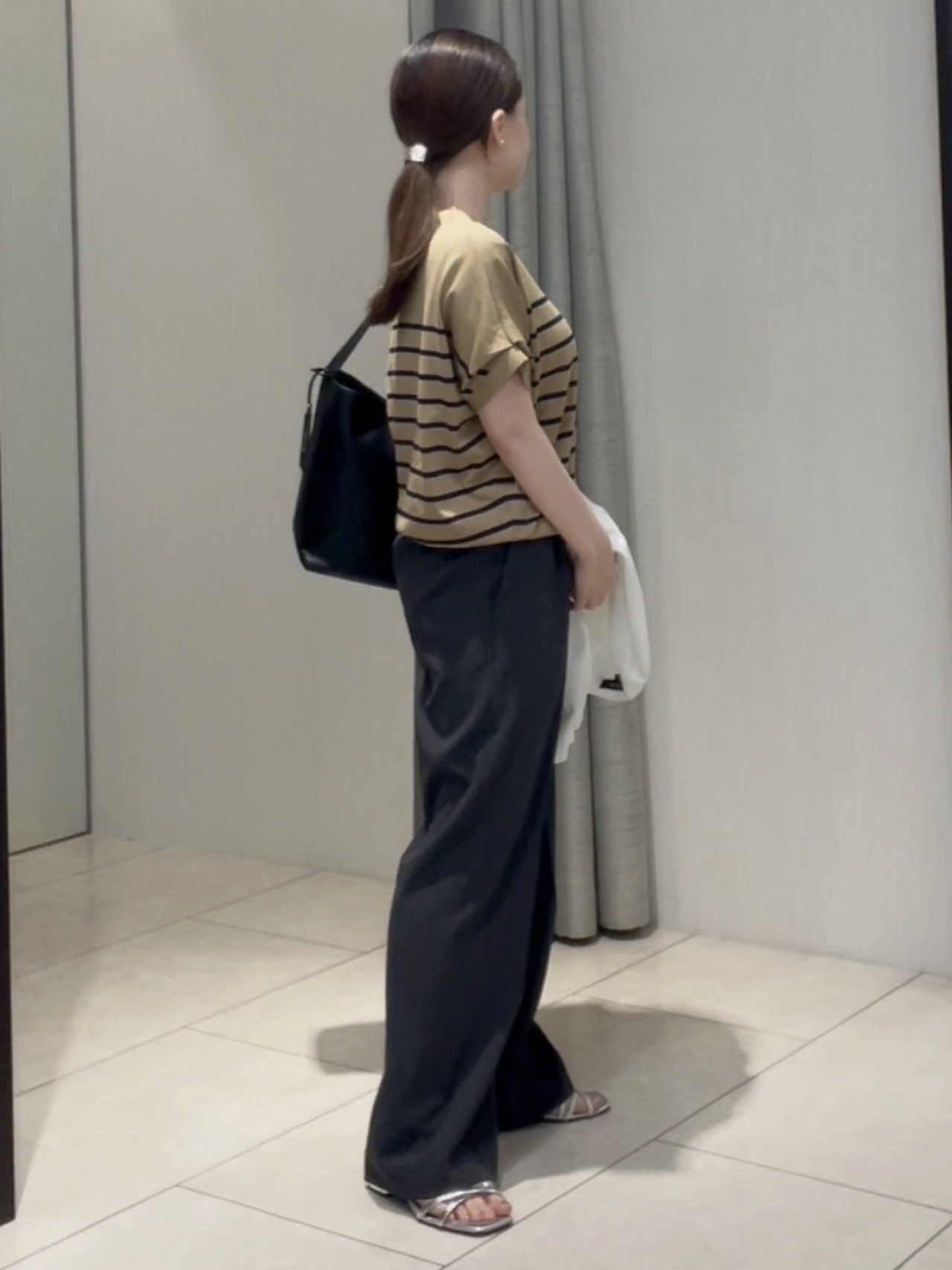ELENAさんの「UNTITLED｜【肌に張り付かない/前後2WAY】ドライタッチコットンプルオーバー」を使ったコーディネート