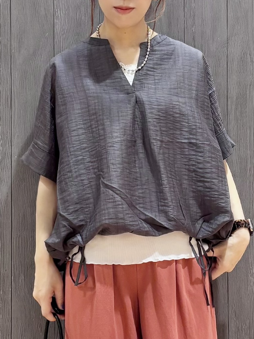 meiさんの「SHOO･LA･RUE｜【高レビュー/体型カバー】インせず着られる スキッパー裾リボンブラウス」を使ったコーディネート