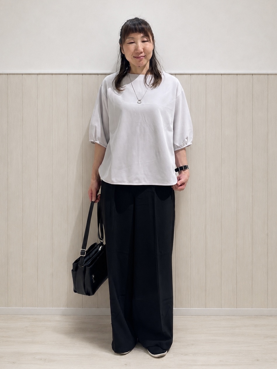まつみさんの「SHOO･LA･RUE｜【2点セット／洗濯機可／S-LL】インせず着られる ネックレス付き5分袖Ｔシャツ」を使ったコーディネート