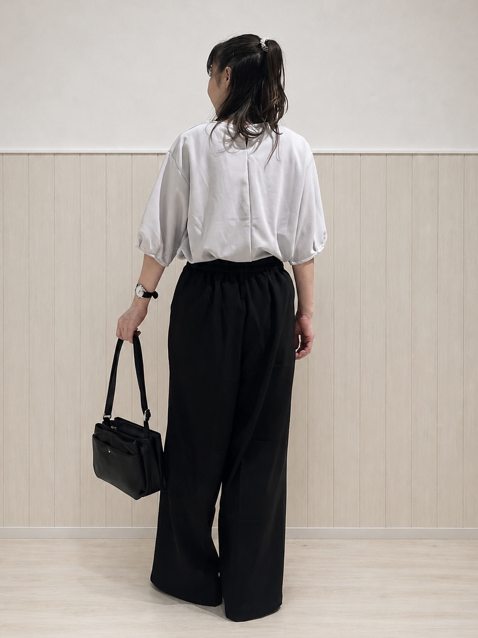 まつみさんの「SHOO･LA･RUE｜【2点セット／洗濯機可／S-LL】インせず着られる ネックレス付き5分袖Ｔシャツ」を使ったコーディネート
