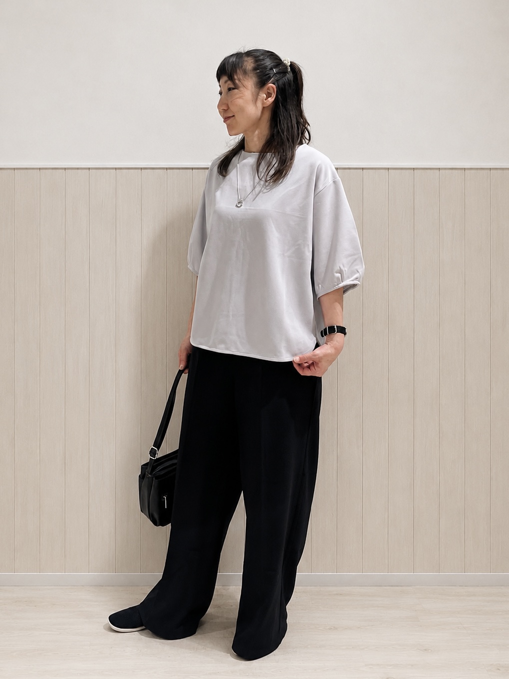 まつみさんの「SHOO･LA･RUE｜【2点セット／洗濯機可／S-LL】インせず着られる ネックレス付き5分袖Ｔシャツ」を使ったコーディネート