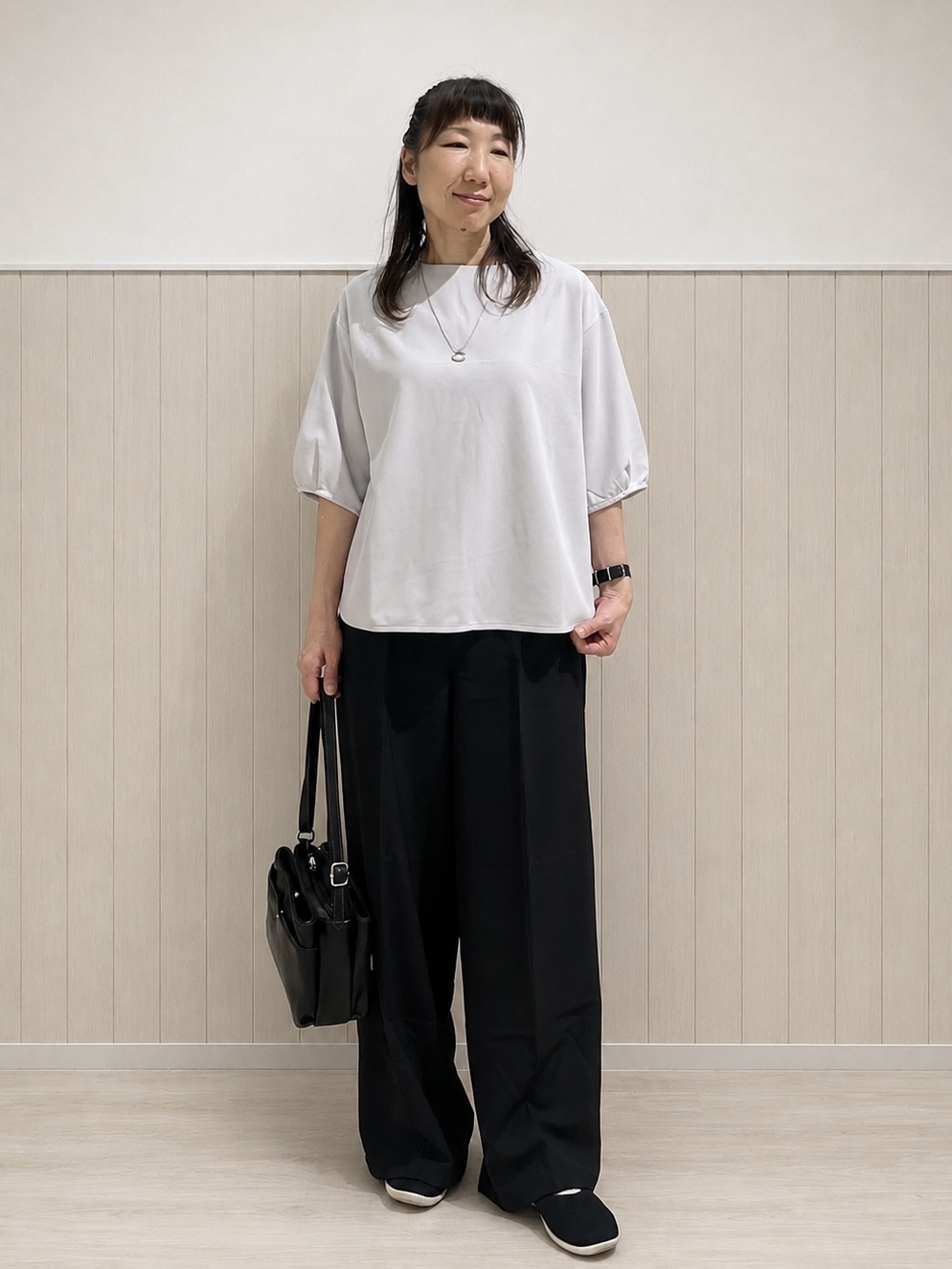 まつみさんの「SHOO･LA･RUE｜【2点セット／洗濯機可／S-LL】インせず着られる ネックレス付き5分袖Ｔシャツ」を使ったコーディネート