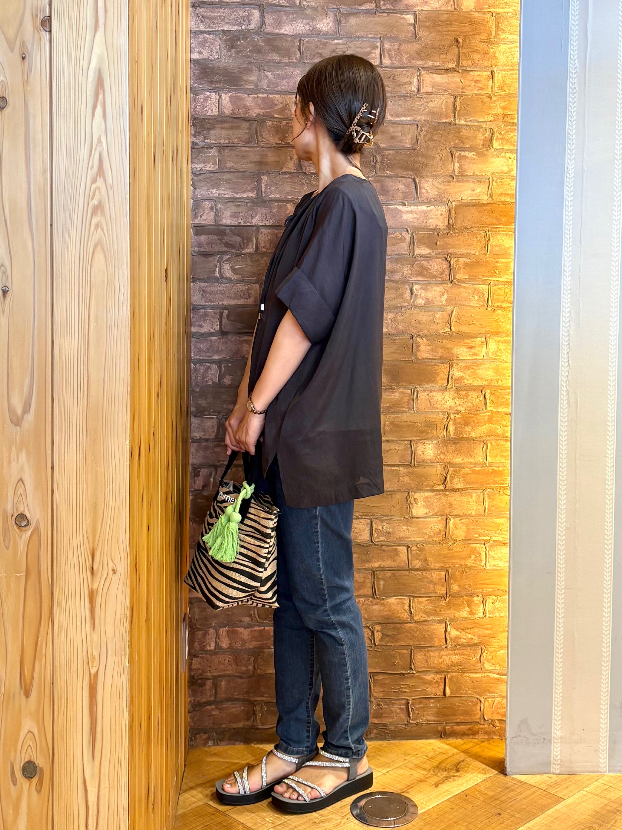 mieさんの「SHOO･LA･RUE｜【2点セット】ポンチョ風ブラウス＆タンクトップセット」を使ったコーディネート