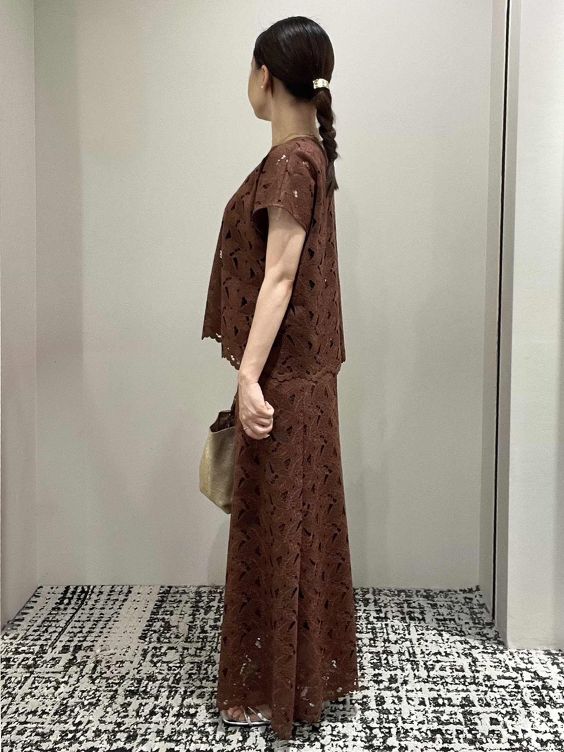 ELENAさんの「UNTITLED｜【セットアップ可/品のある透け感】リーフレースブラウス」を使ったコーディネート