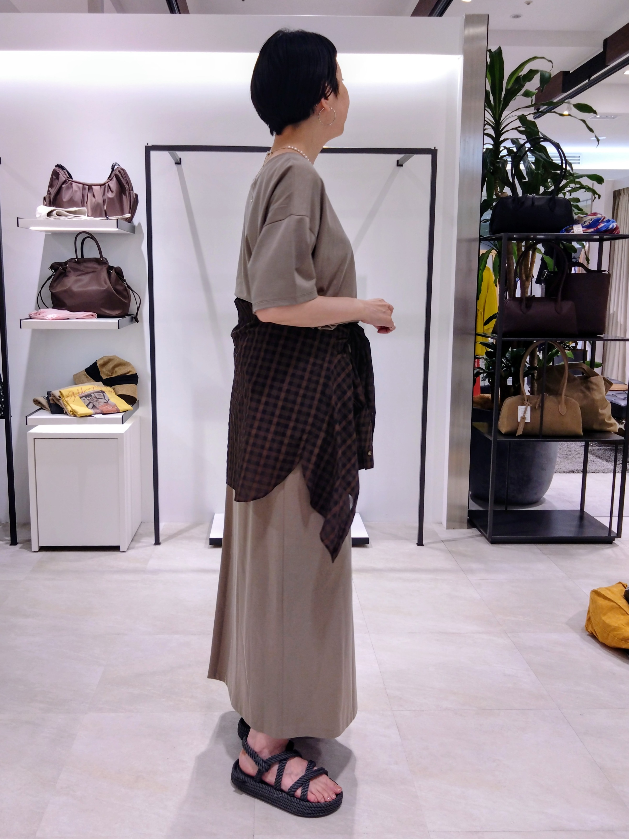 まちこさんの「UNTITLED｜【セットアップ可/接触冷感】ヴィンテージライクプルオーバー」を使ったコーディネート