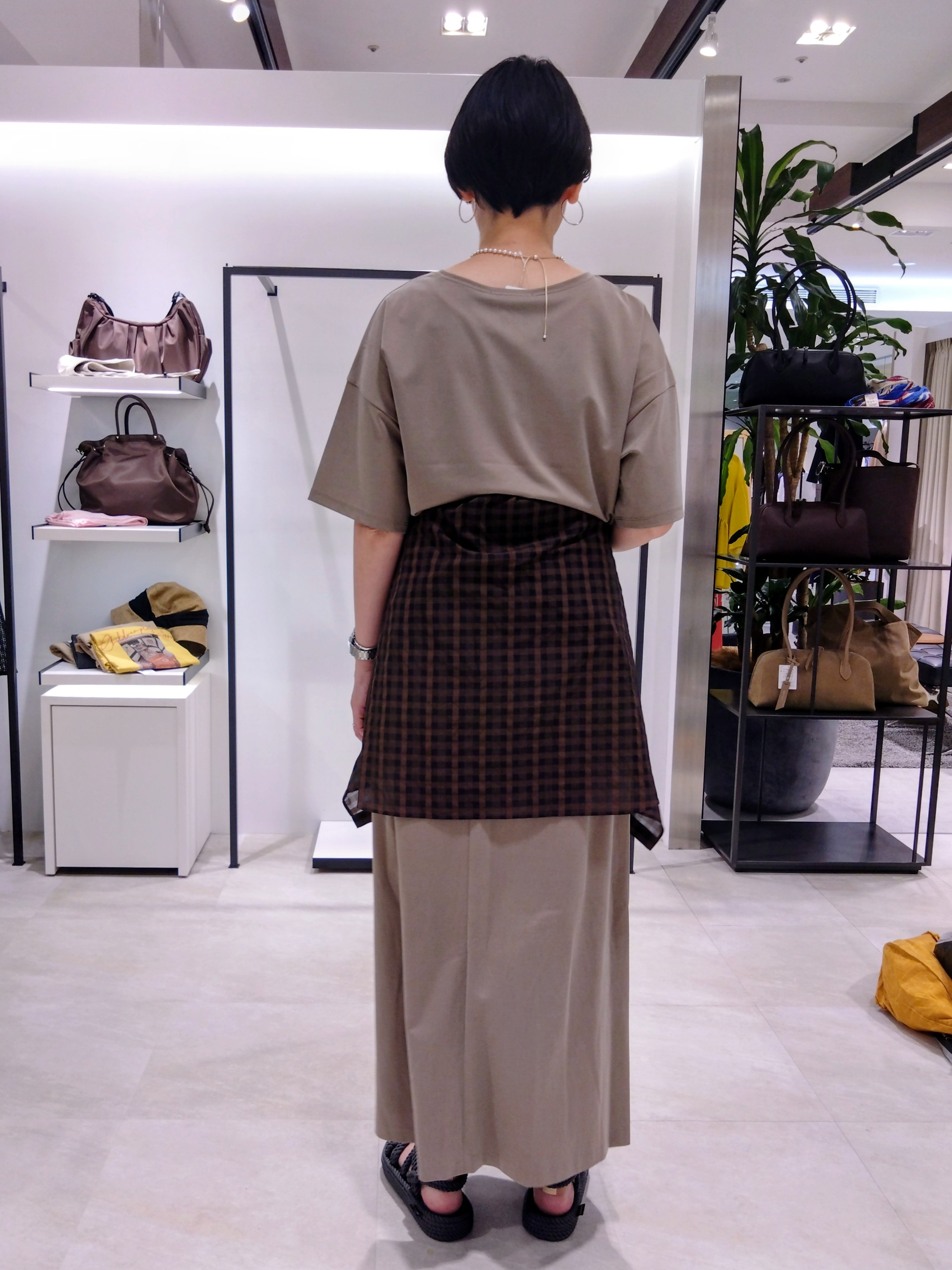 まちこさんの「UNTITLED｜【セットアップ可/接触冷感】ヴィンテージライクプルオーバー」を使ったコーディネート