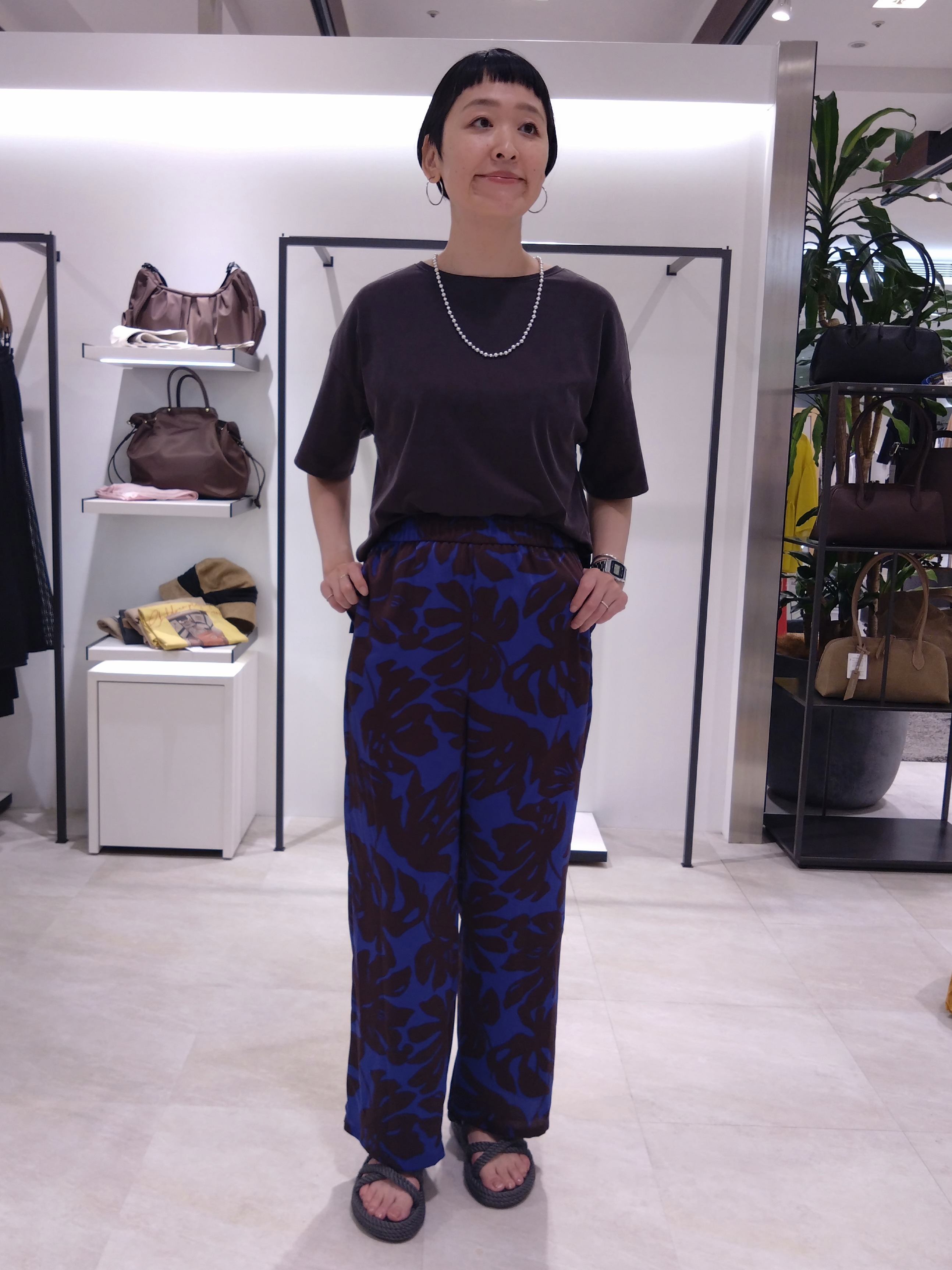 まちこさんの「UNTITLED｜【セットアップ可/接触冷感】ヴィンテージライクプルオーバー」を使ったコーディネート
