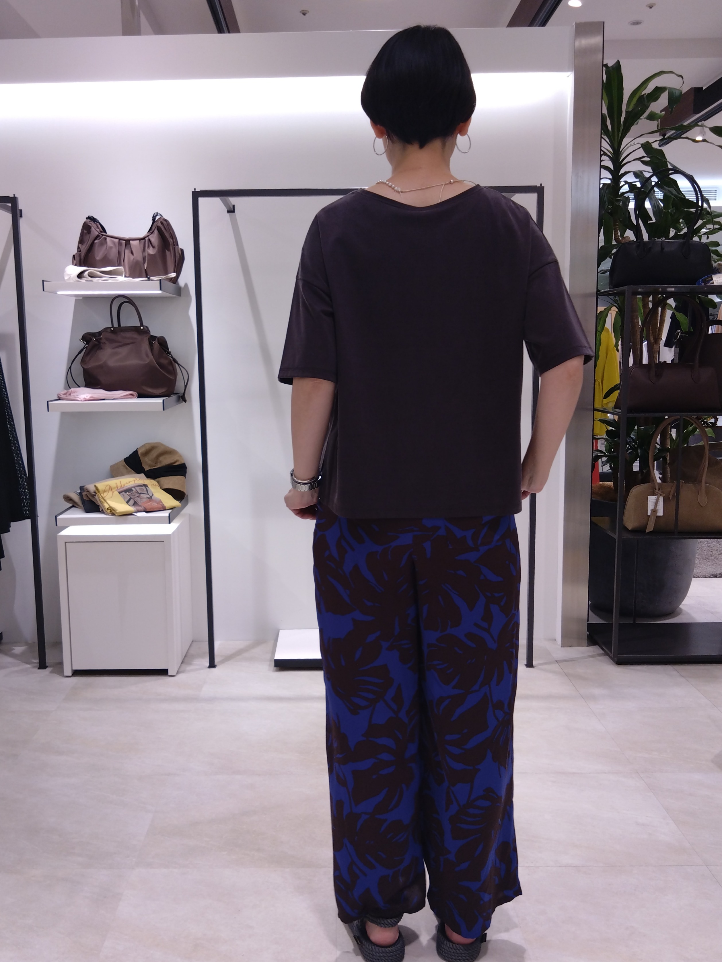 まちこさんの「UNTITLED｜【セットアップ可/接触冷感】ヴィンテージライクプルオーバー」を使ったコーディネート