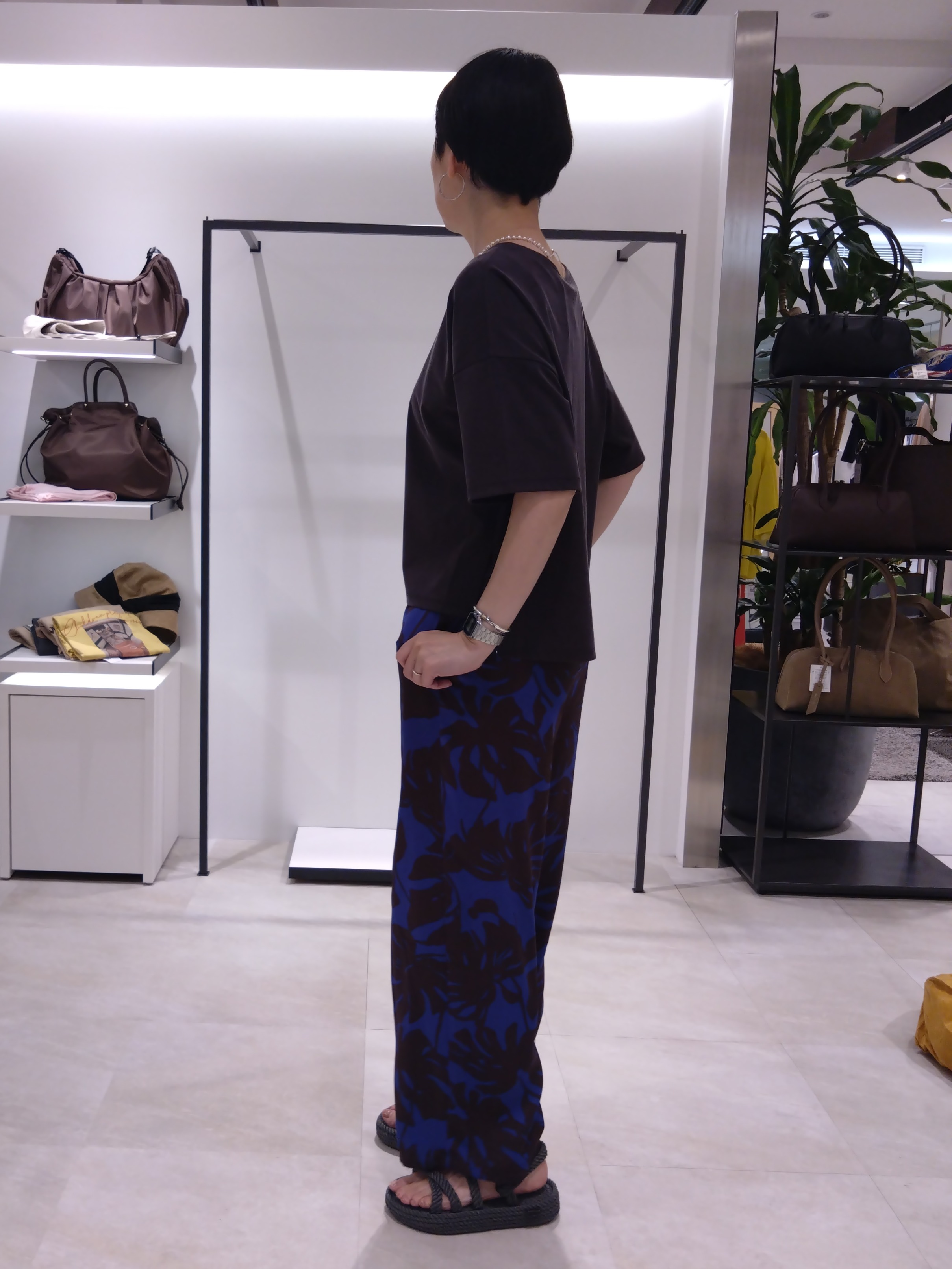 まちこさんの「UNTITLED｜【セットアップ可/接触冷感】ヴィンテージライクプルオーバー」を使ったコーディネート