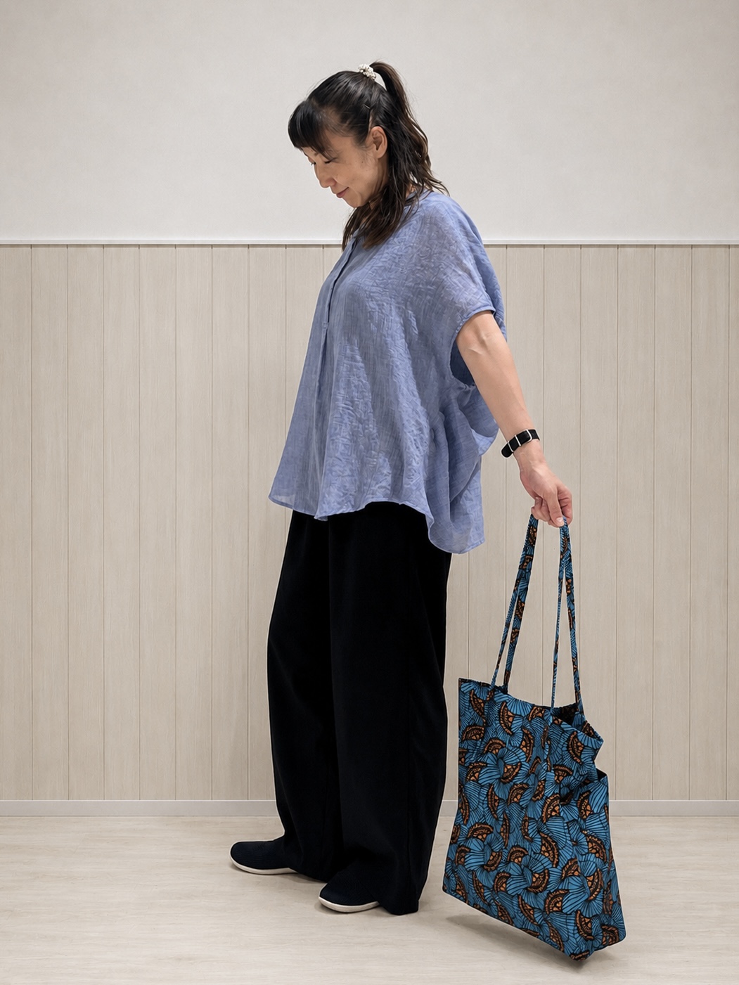 まつみさんの「SHOO･LA･RUE｜【体型カバー】バルーン風ゆるシャツブラウス」を使ったコーディネート