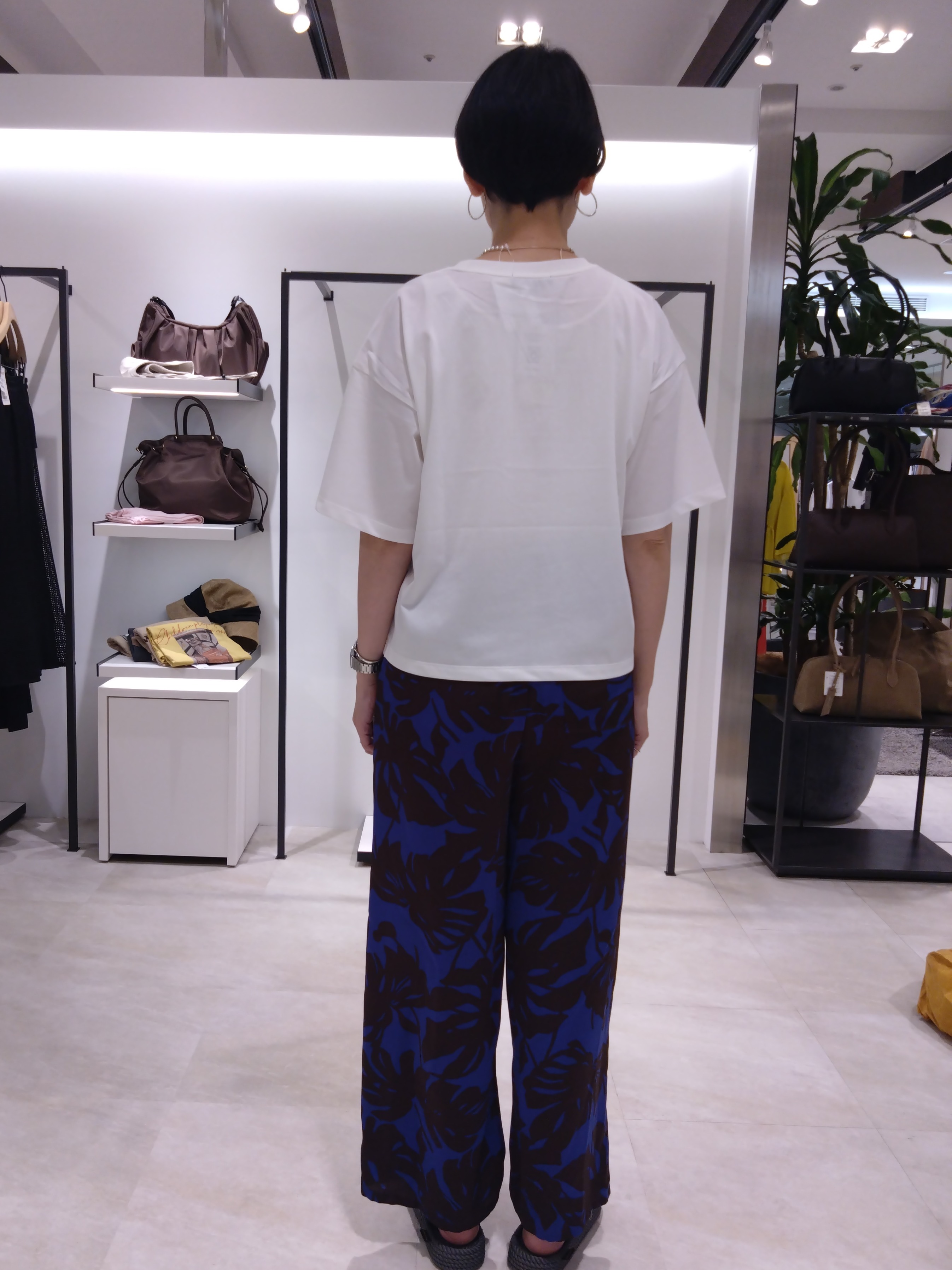 まちこさんの「UNTITLED｜トリコットシアーブラウス」を使ったコーディネート