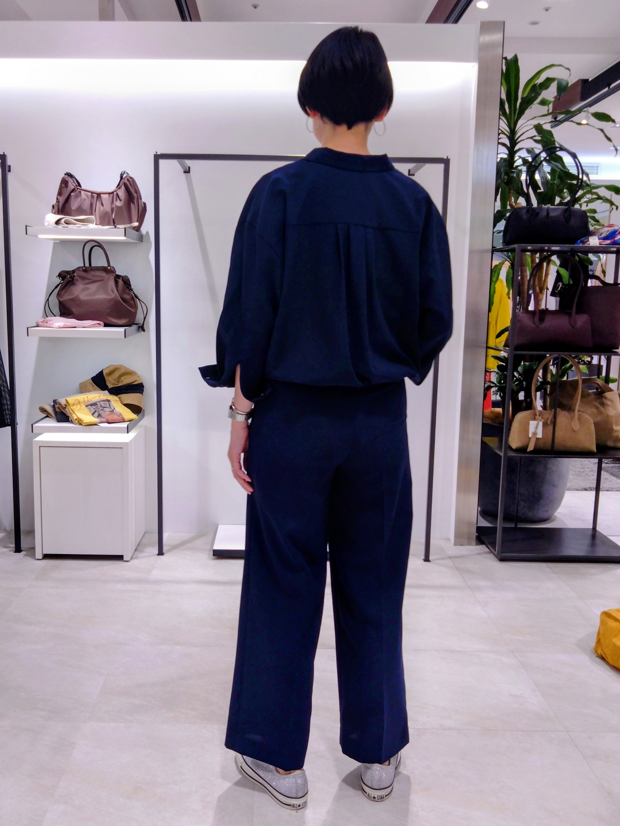 まちこさんの「UNTITLED｜【セットアップ可/UVカット/接触冷感】エアリークールドロストシャツ」を使ったコーディネート