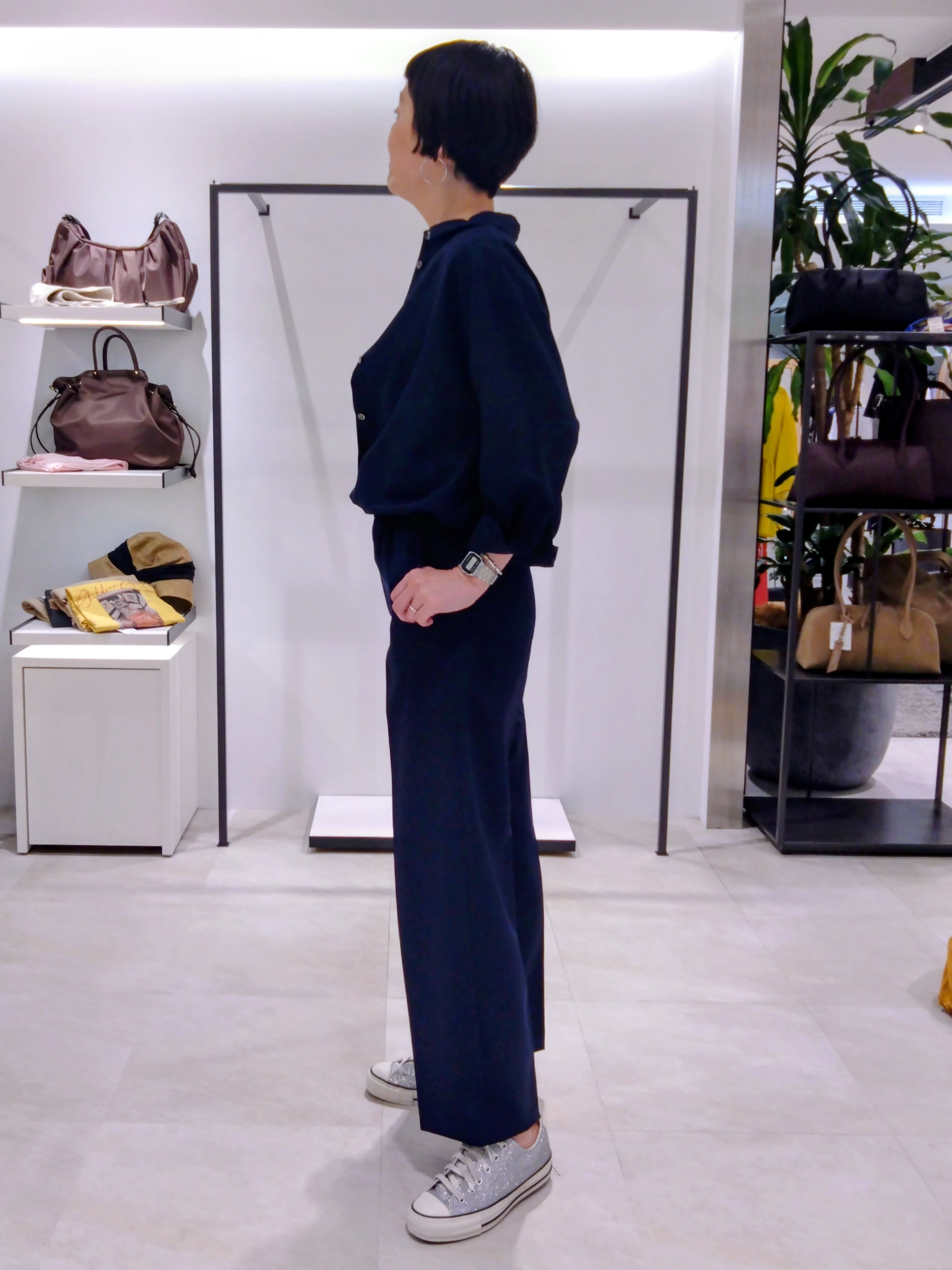 まちこさんの「UNTITLED｜【セットアップ可/UVカット/接触冷感】エアリークールドロストシャツ」を使ったコーディネート