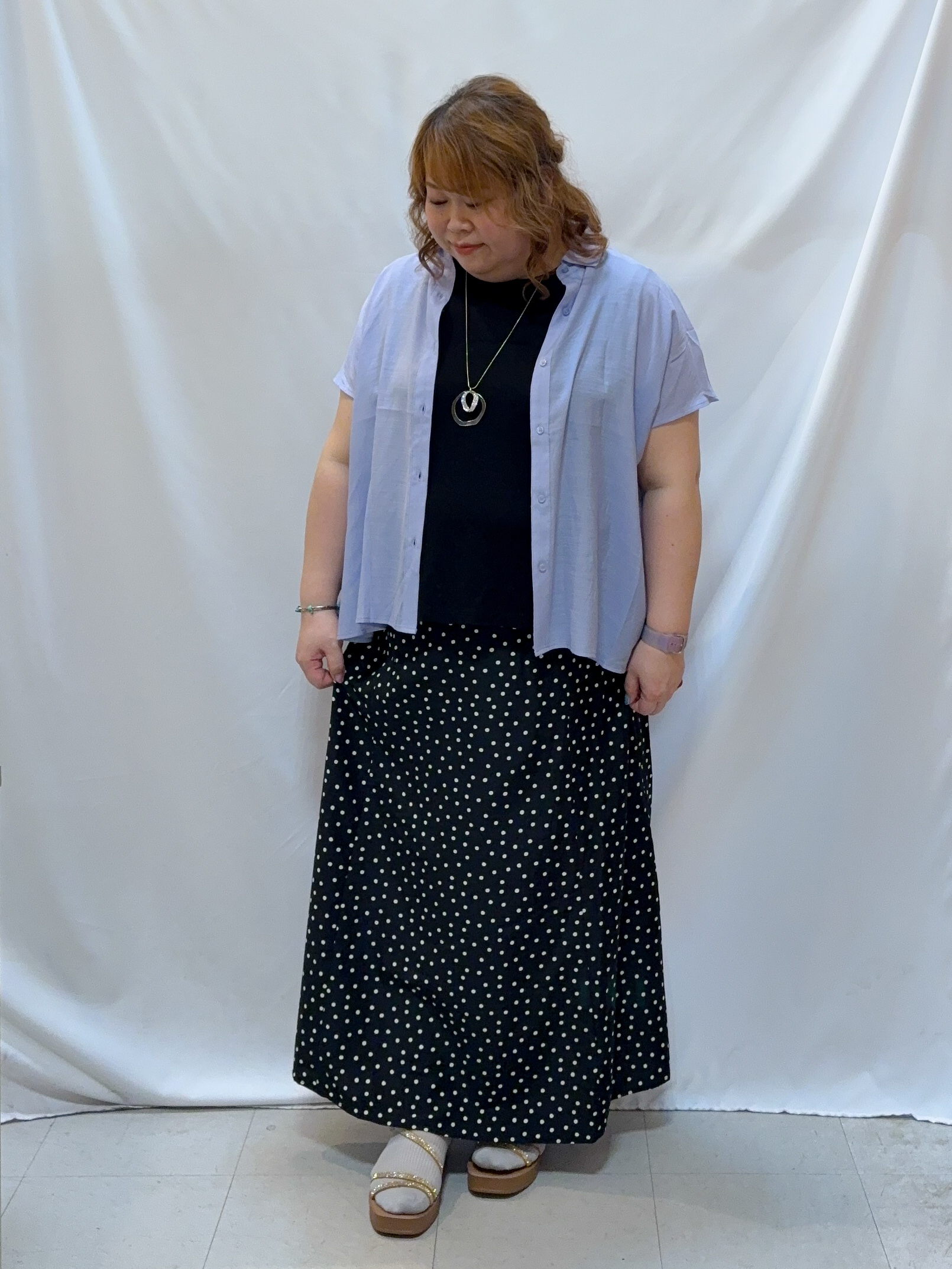 kotoさんさんの「SHOO･LA･RUE｜【ひんやり/UV】ほんのりシアーで上品な バックギャザーブラウス」を使ったコーディネート
