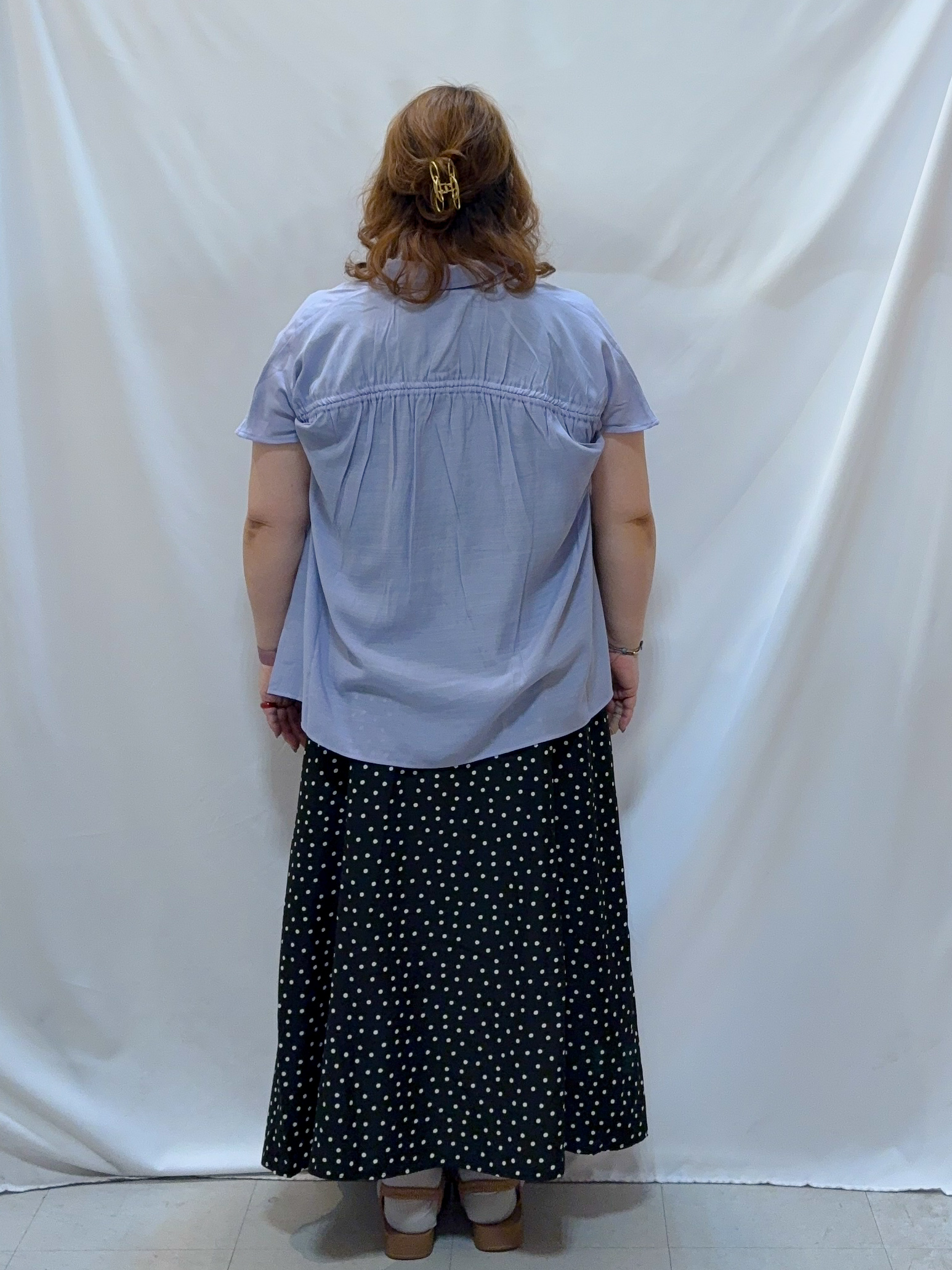 kotoさんさんの「SHOO･LA･RUE｜【ひんやり/UV】ほんのりシアーで上品な バックギャザーブラウス」を使ったコーディネート