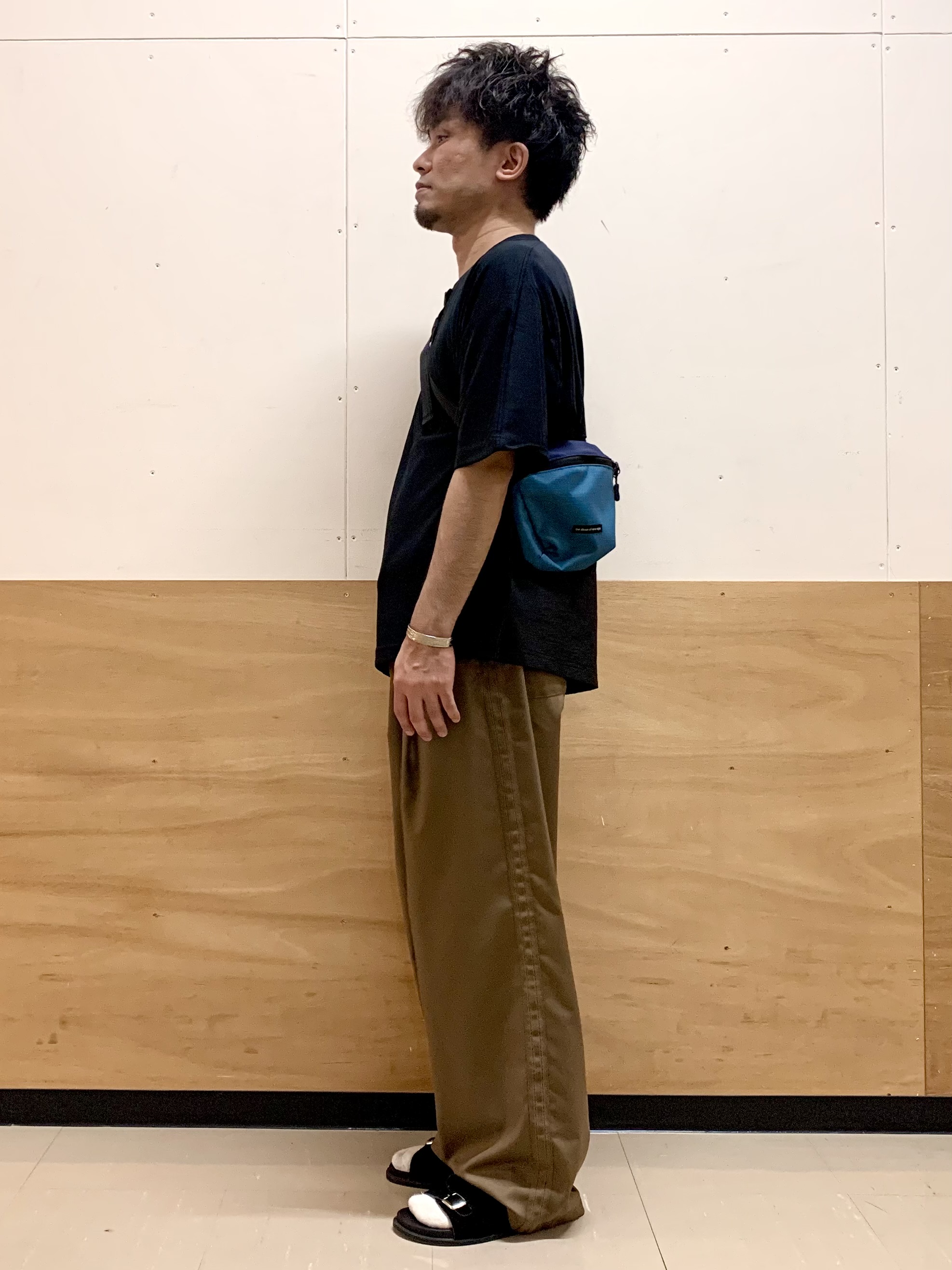 MATUさんの「THE SHOP TK｜【ゆったりシルエット】前後切り替え 半袖Tシャツ」を使ったコーディネート
