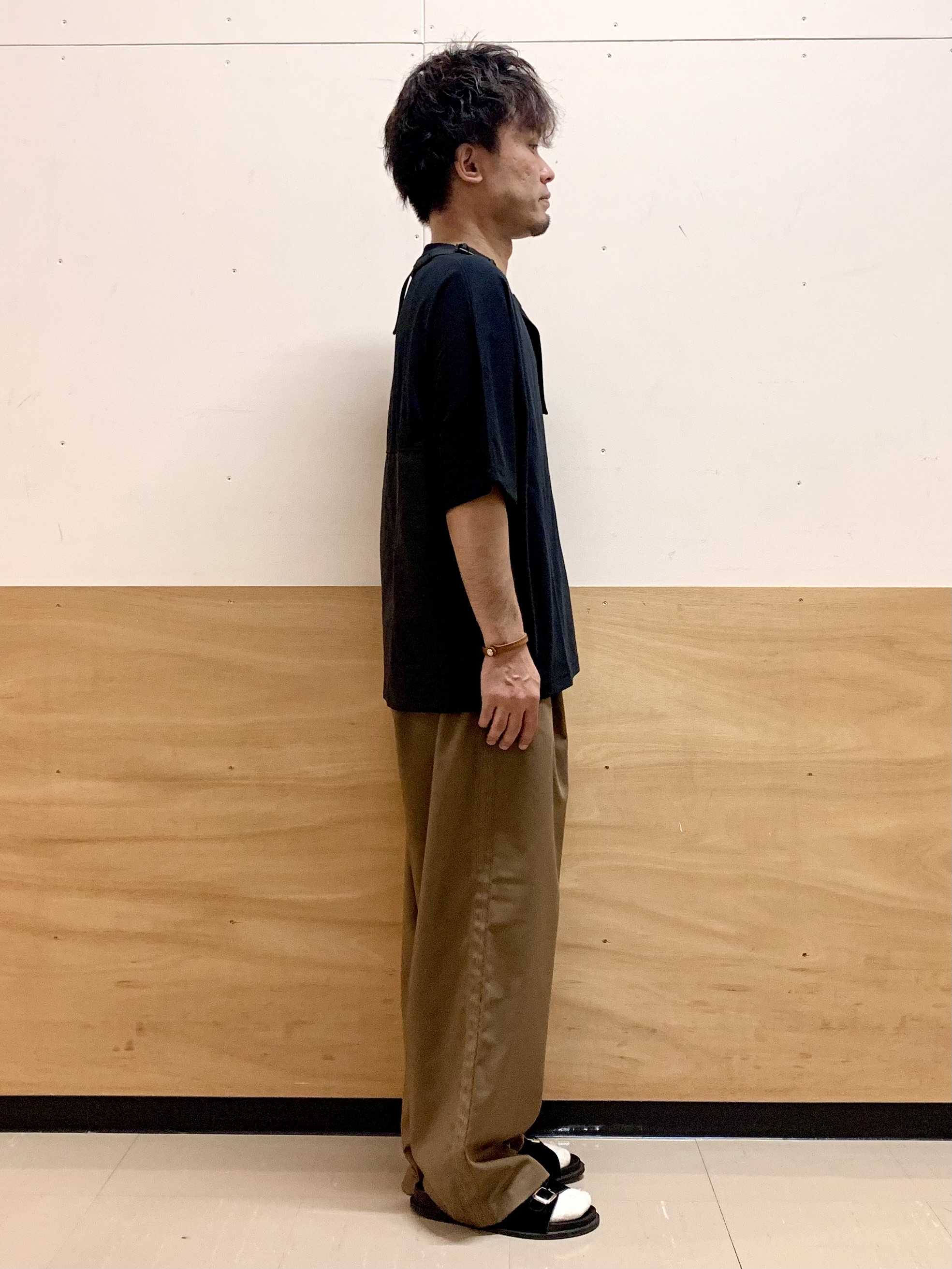 MATUさんの「THE SHOP TK｜【ゆったりシルエット】前後切り替え 半袖Tシャツ」を使ったコーディネート