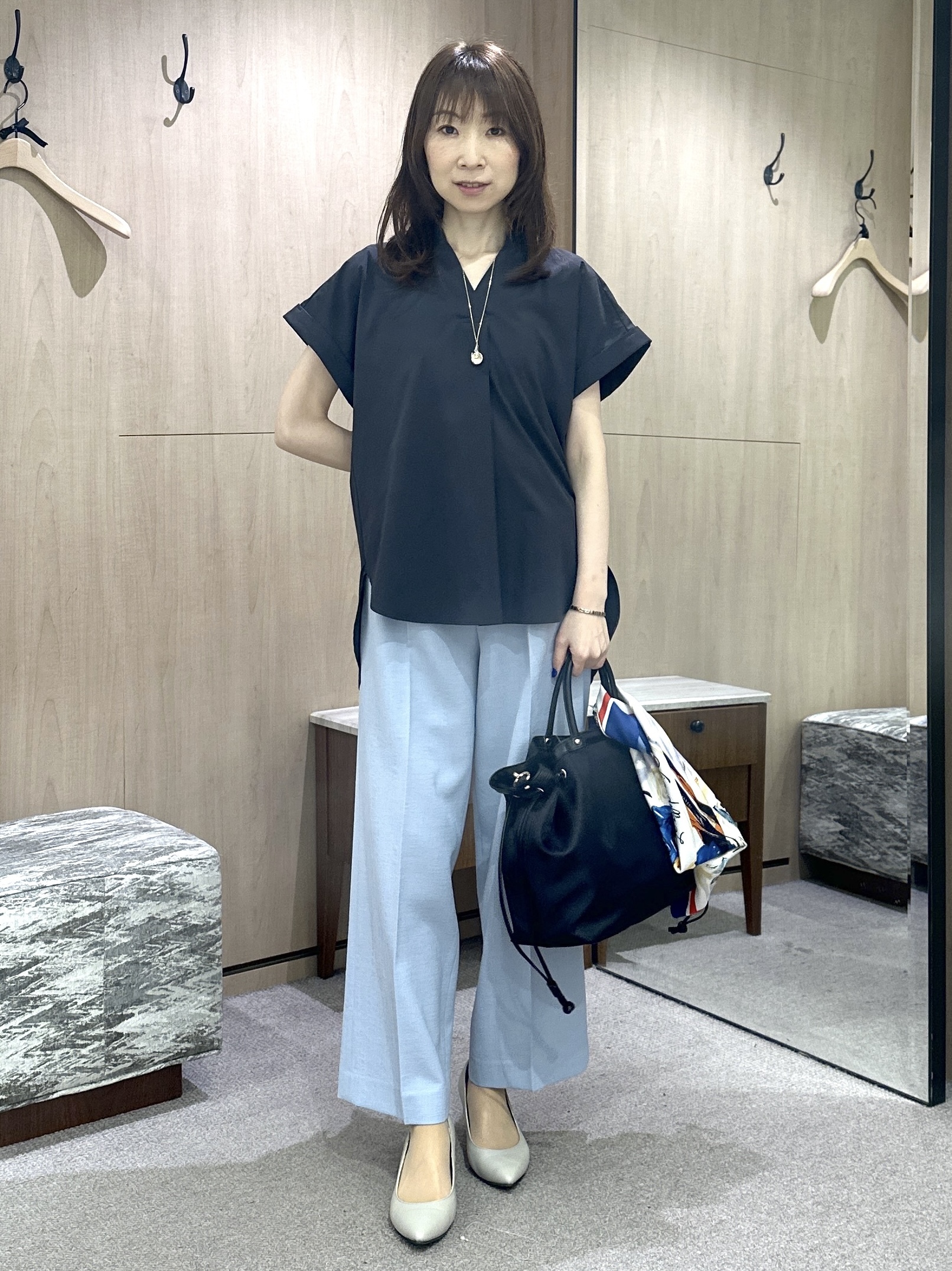 Miwaさんの「UNTITLED｜【吸水速乾/接触冷感】バックプリーツデザインブラウス」を使ったコーディネート