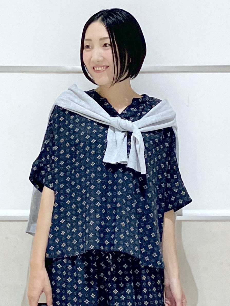 eriko さんの「Dessin｜【セットアップ可】小紋柄プリント スキッパーシャツ」を使ったコーディネート