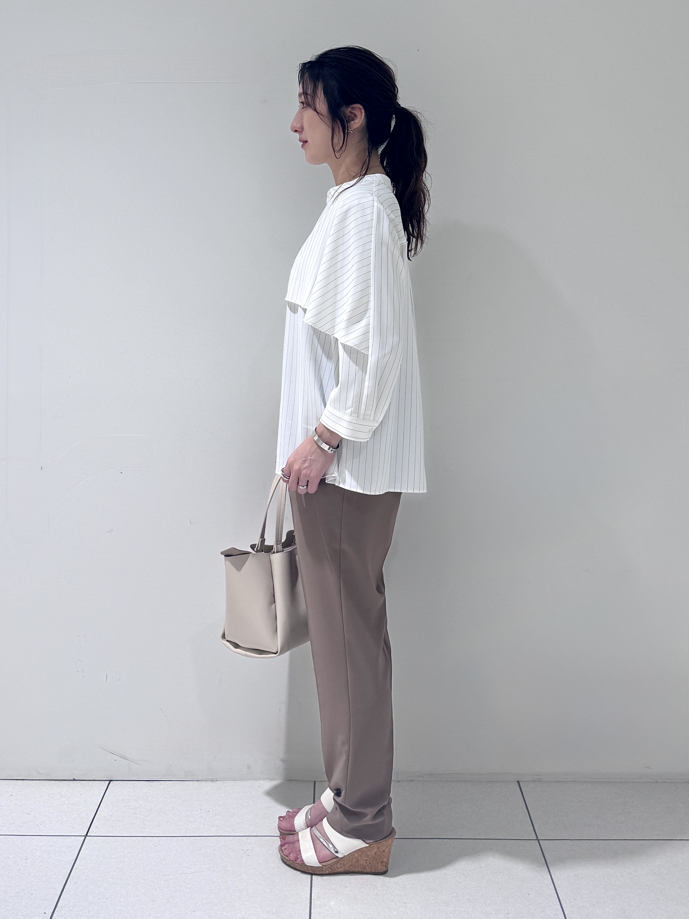そんさんの「INDIVI｜【新作登場！着る日傘】 ケープ風ブラウス」を使ったコーディネート