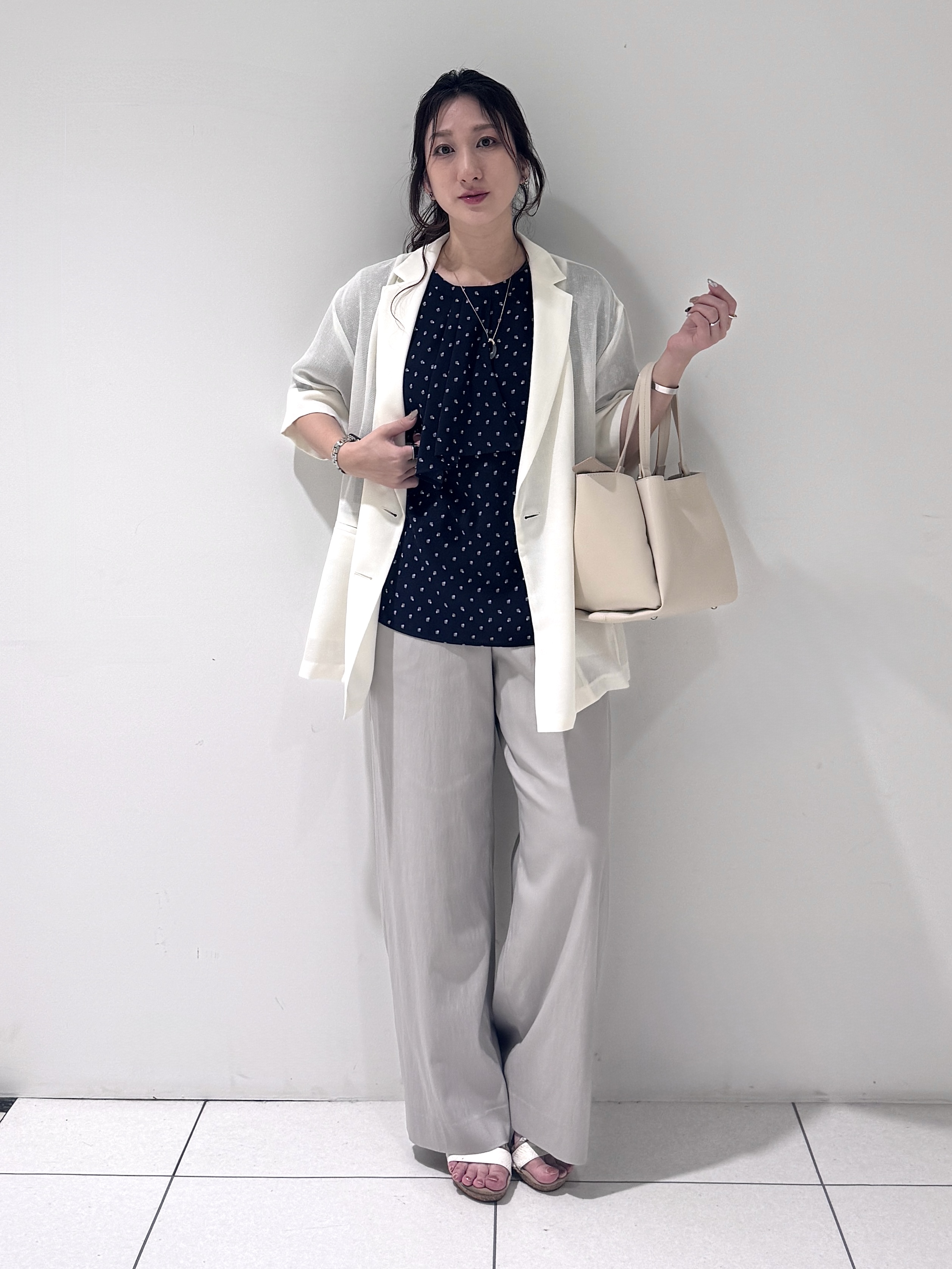 そんさんの「INDIVI｜【洗える／メッシュ素材／SETUP可能】半袖シアージャケット」を使ったコーディネート