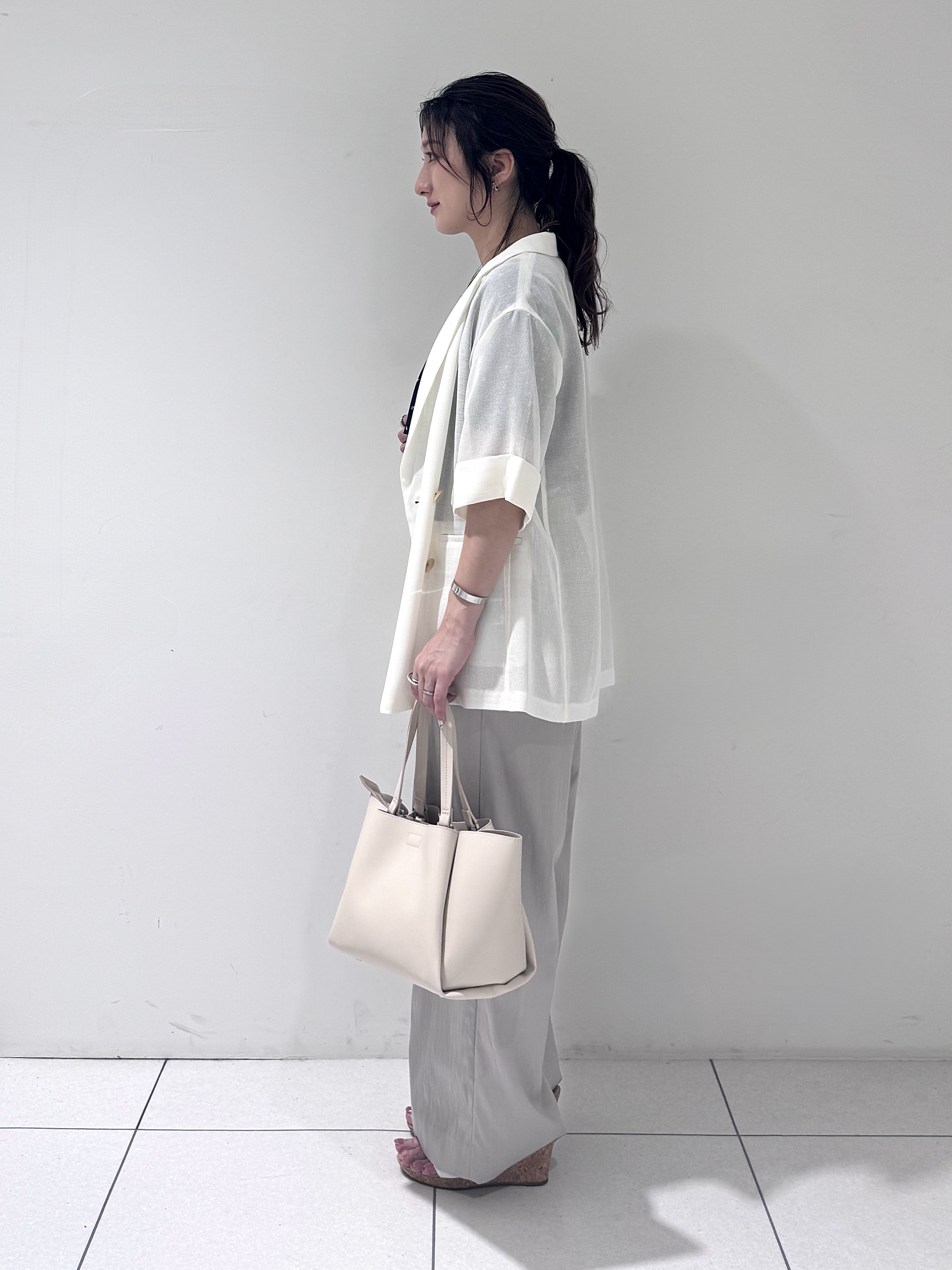 そんさんの「INDIVI｜【洗える／メッシュ素材／SETUP可能】半袖シアージャケット」を使ったコーディネート