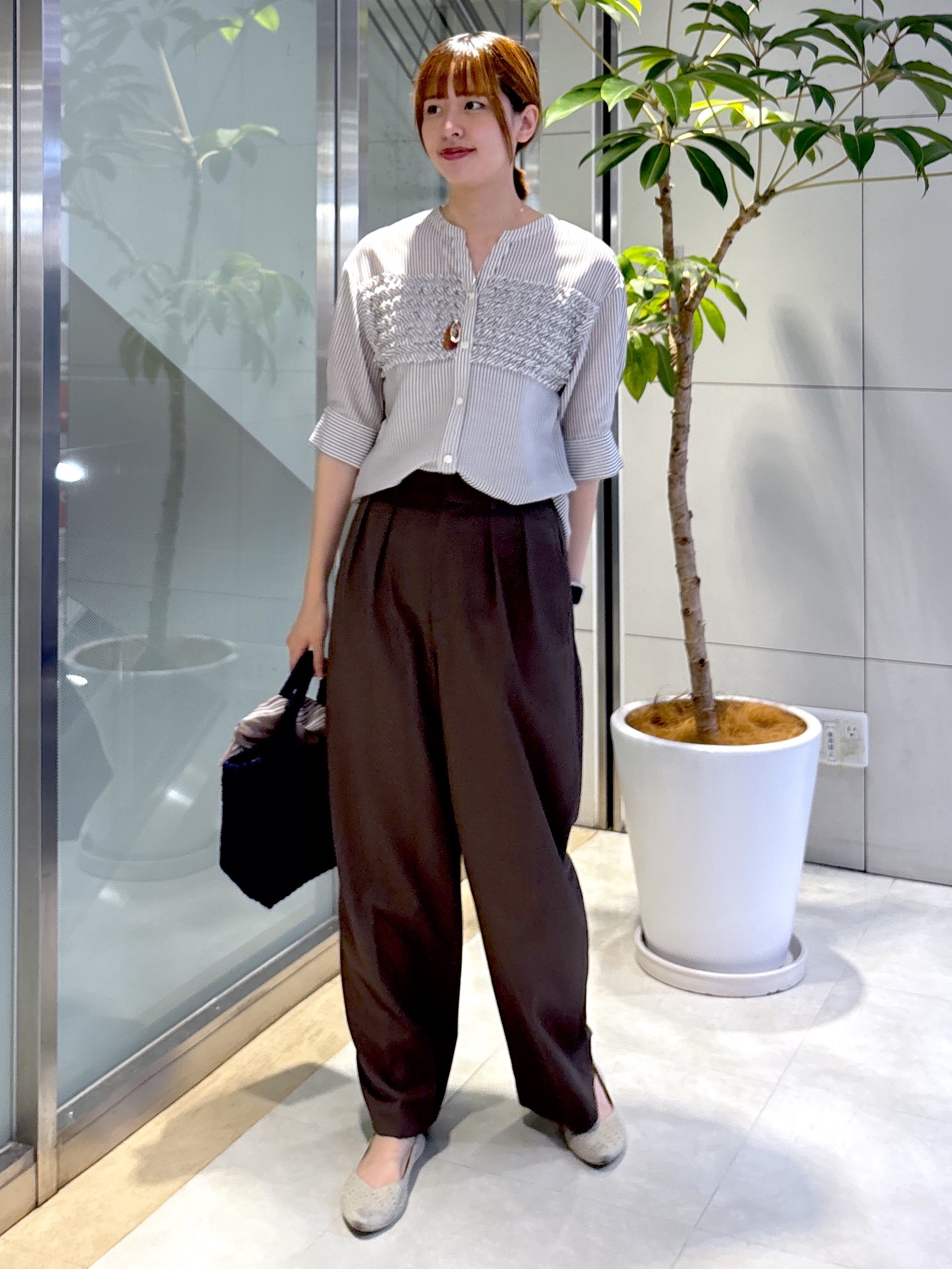 yukaさんの「UNTITLED｜【楽な穿き心地/UV/接触冷感】クリーンワイドパンツ」を使ったコーディネート