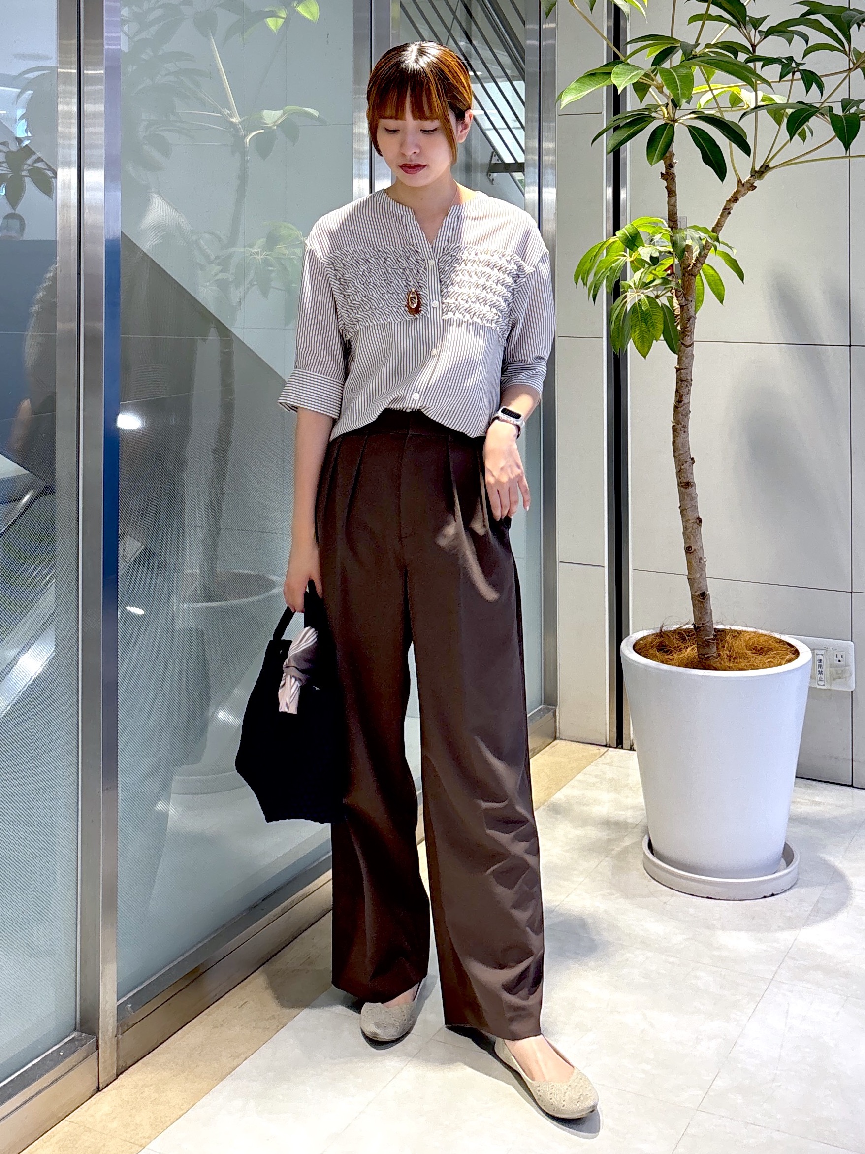 yukaさんの「UNTITLED｜【楽な穿き心地/UV/接触冷感】クリーンワイドパンツ」を使ったコーディネート